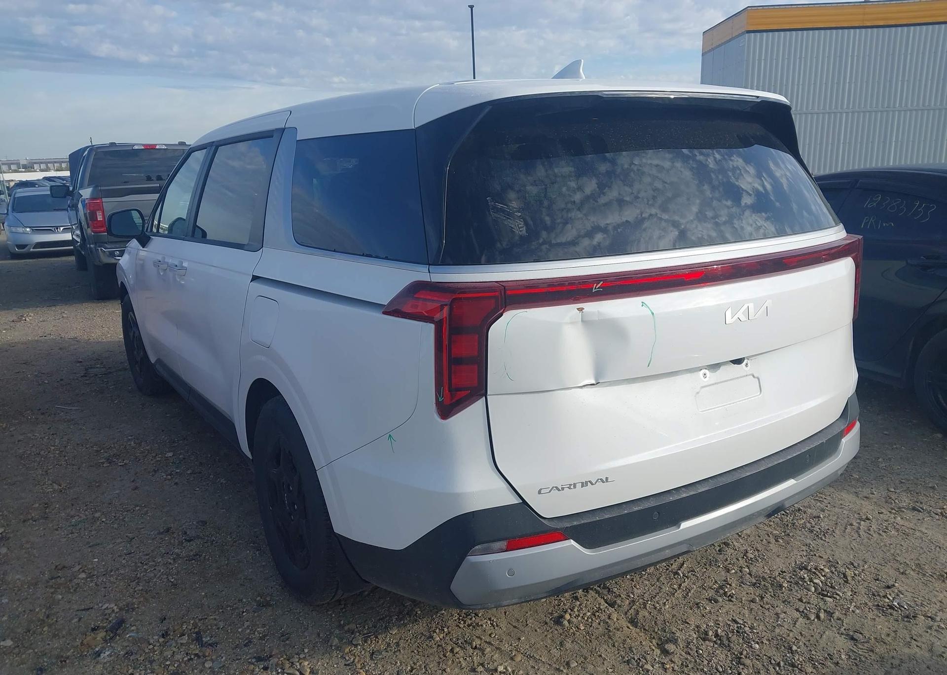 2025 KIA CARNIVAL LX