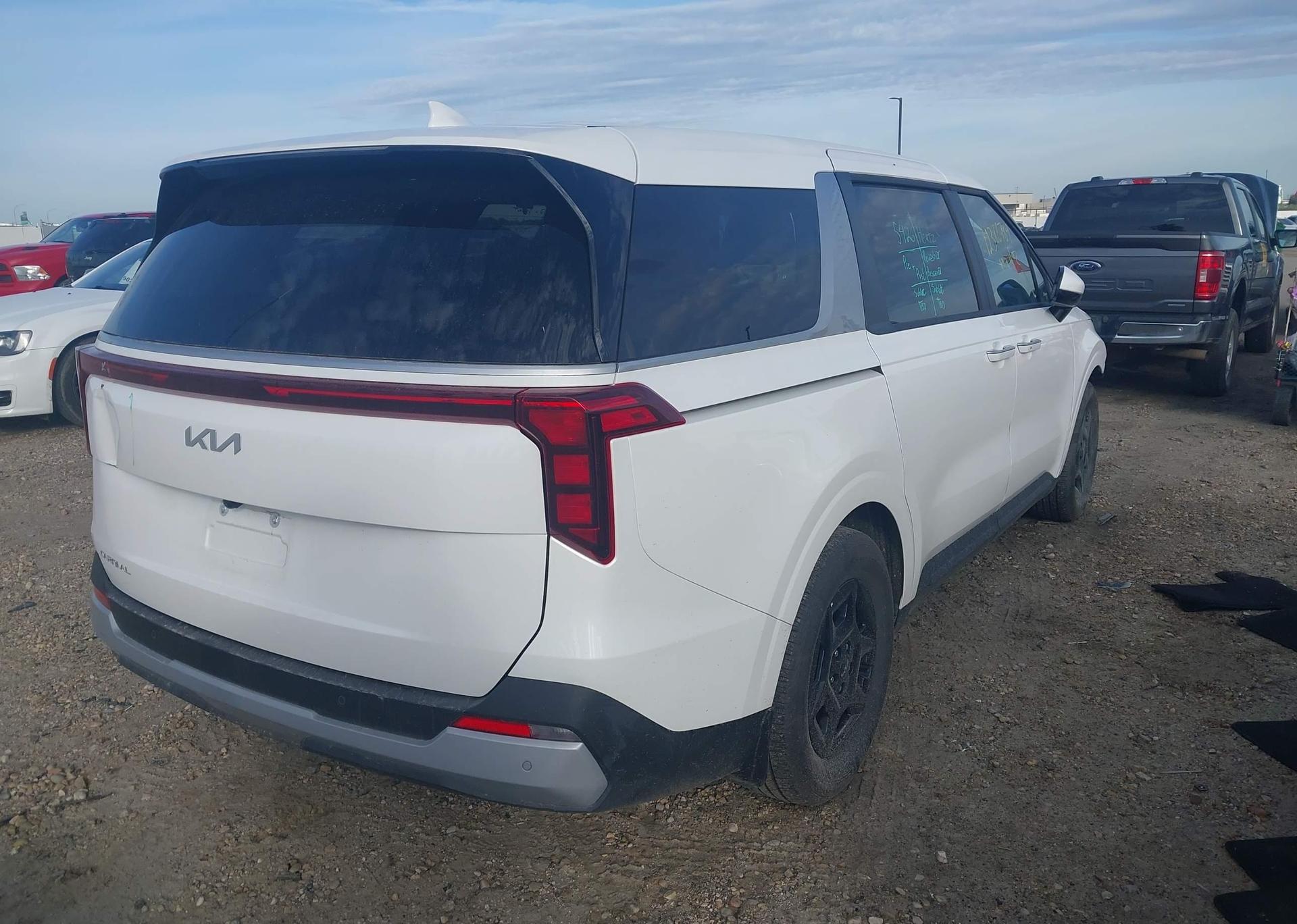 2025 KIA CARNIVAL LX