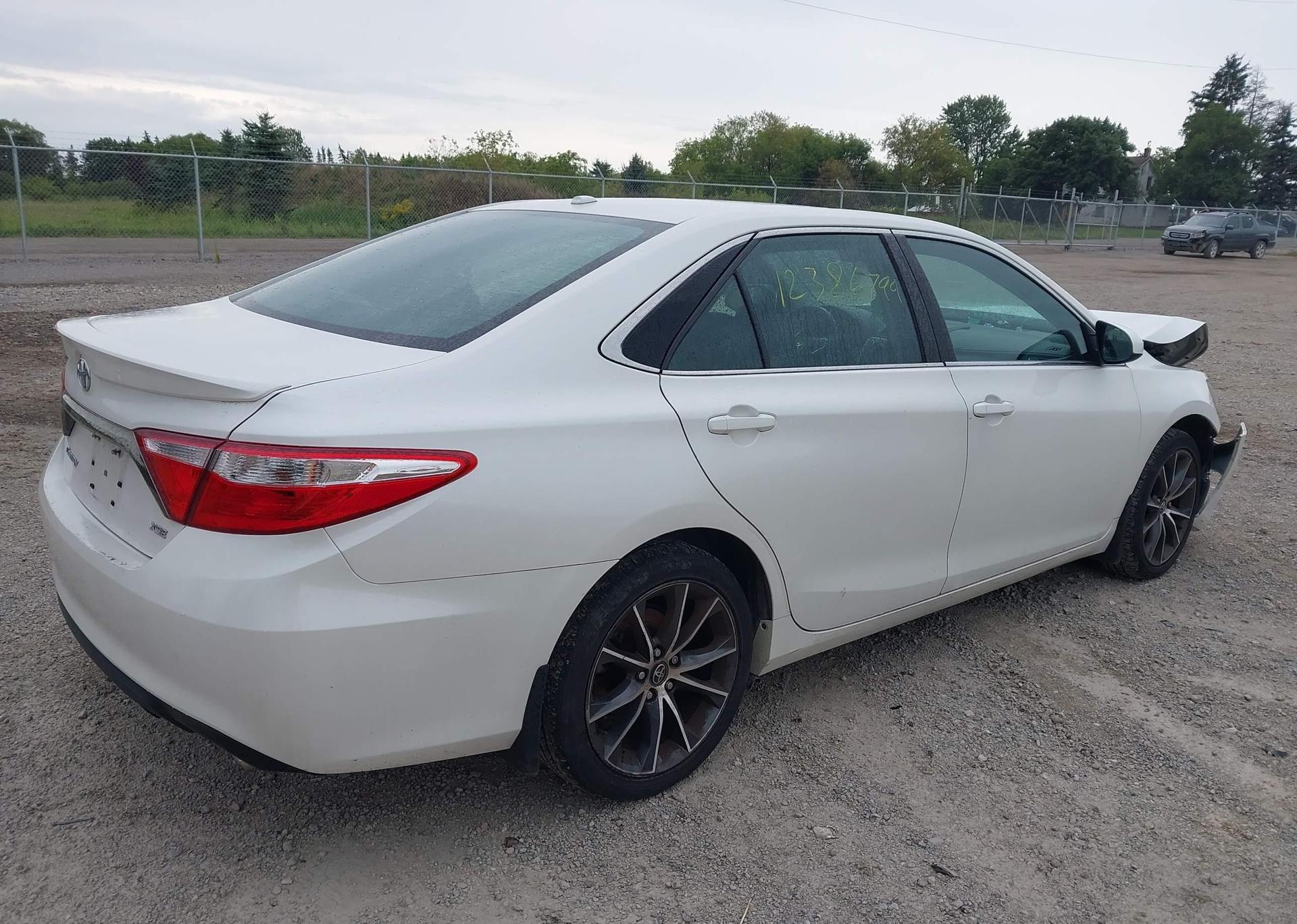 2015 TOYOTA CAMRY XSE