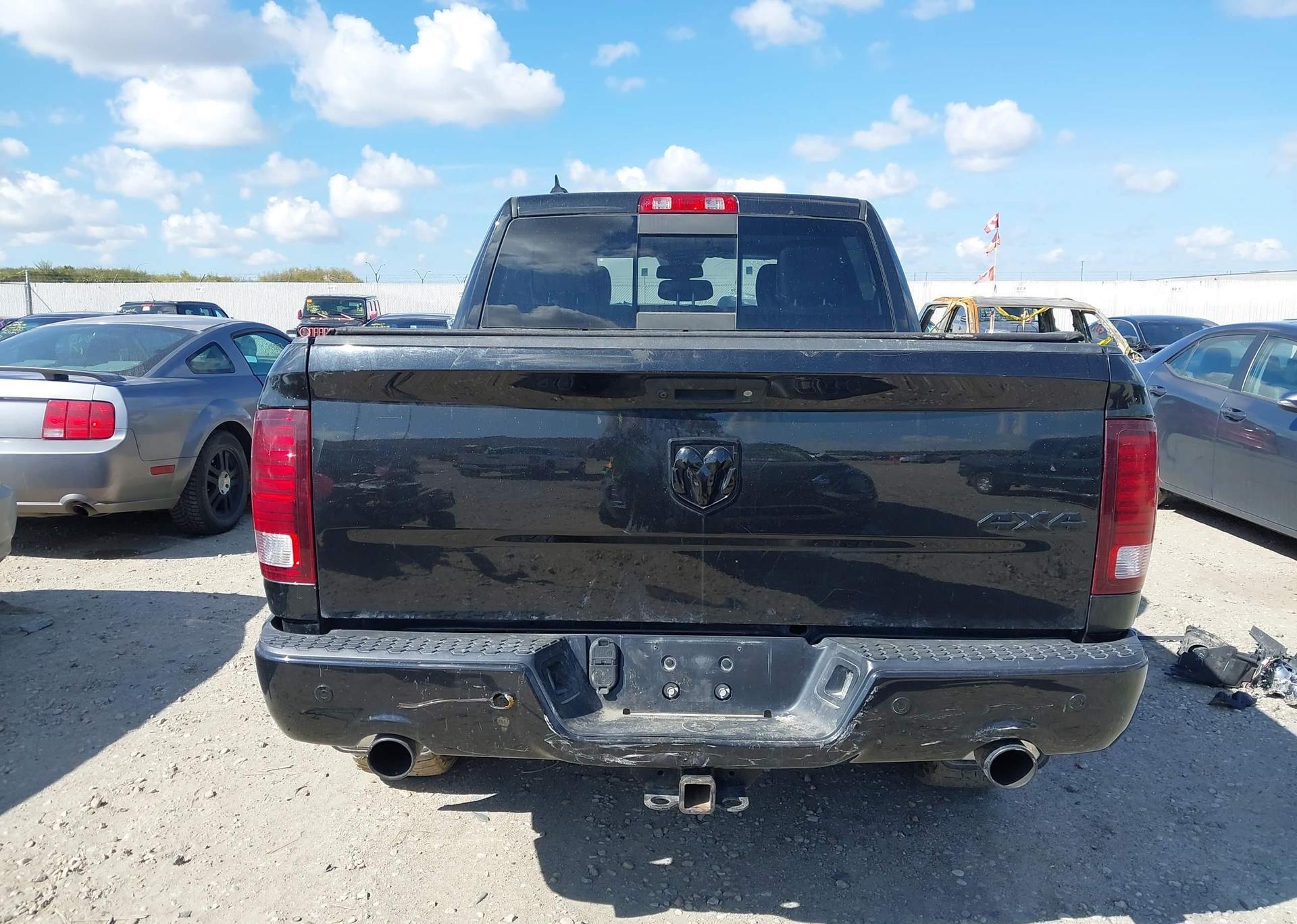 2018 RAM 1500 SPORT