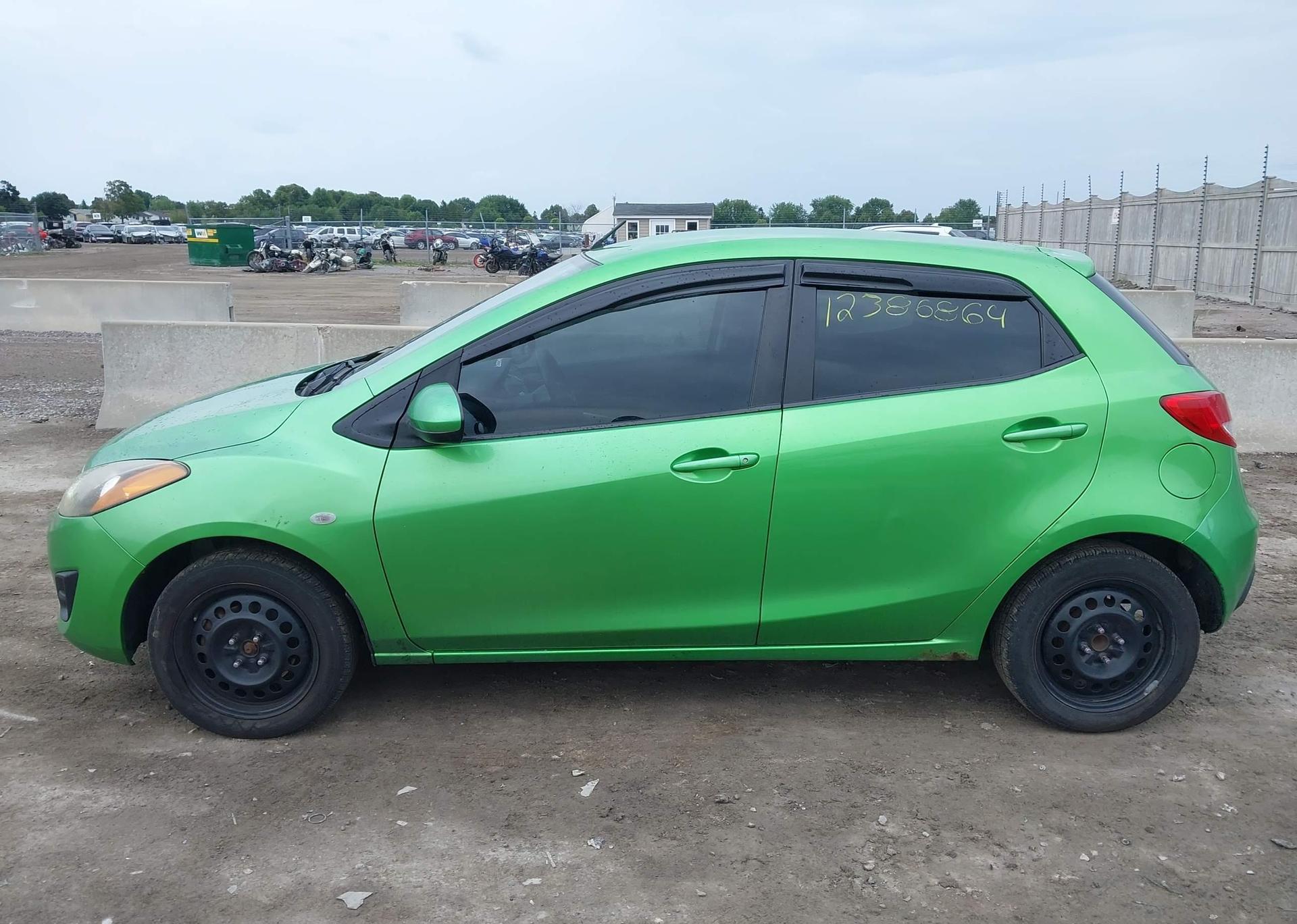 2013 MAZDA MAZDA2 GX