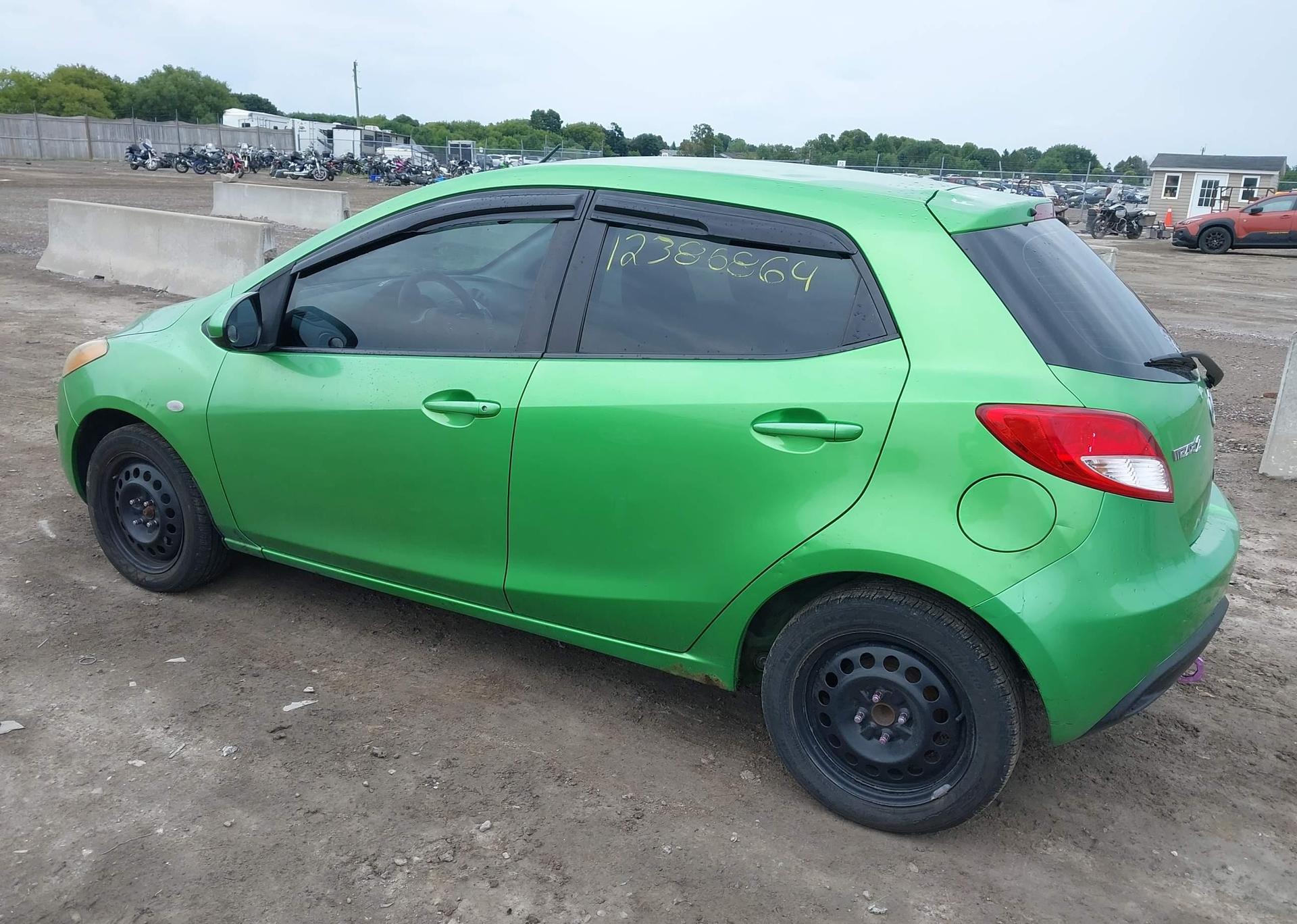 2013 MAZDA MAZDA2 GX