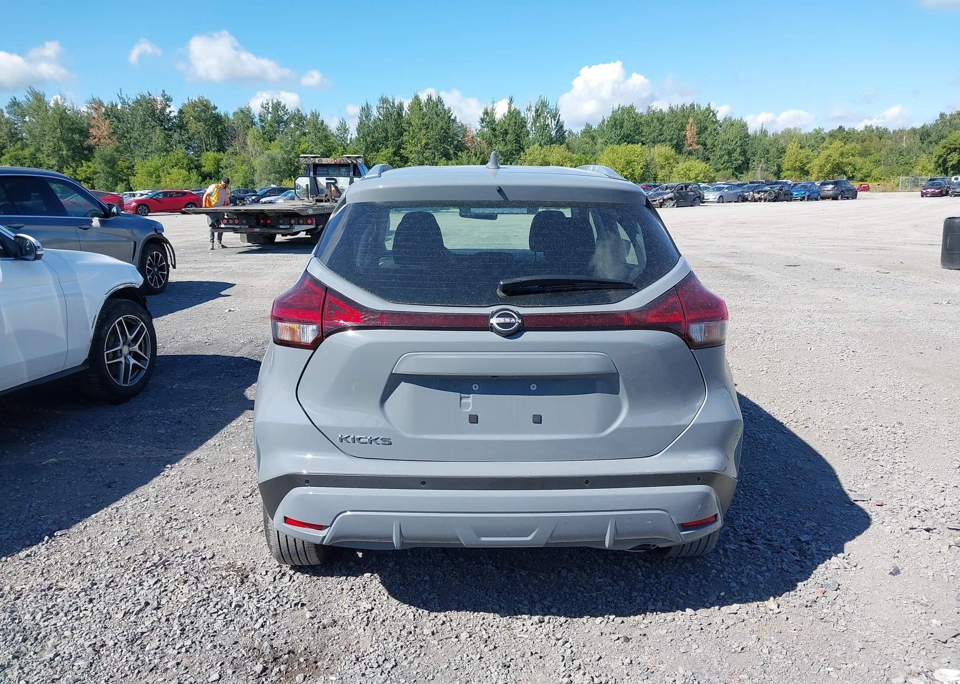 2025 NISSAN KICKS PLAY SV