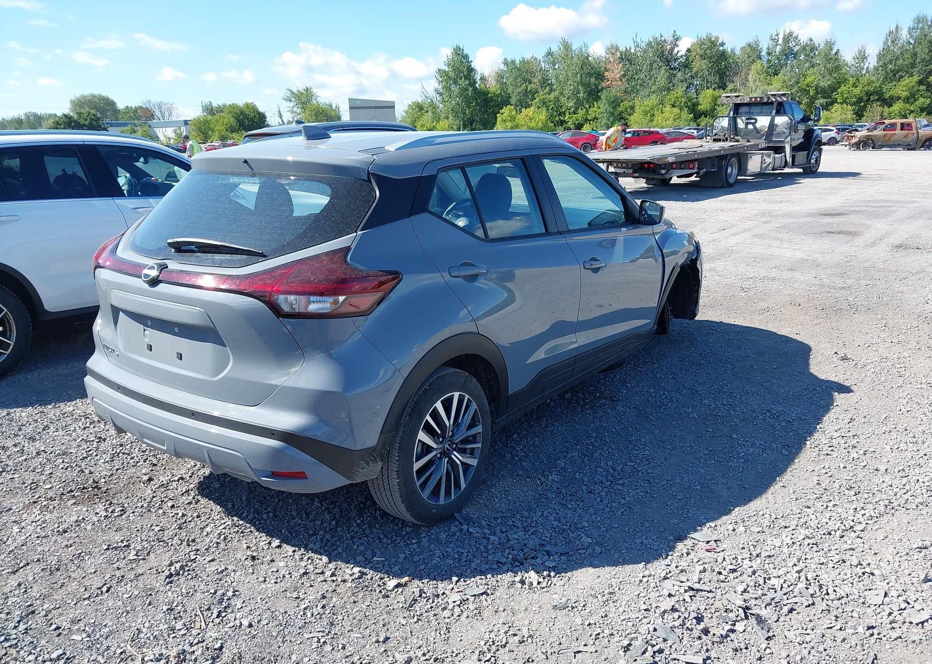 2025 NISSAN KICKS PLAY SV