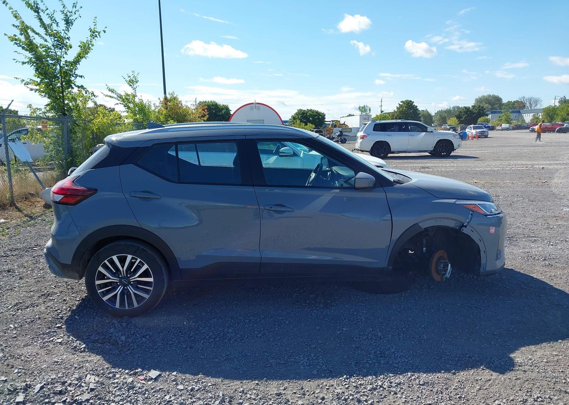 2025 NISSAN KICKS PLAY SV