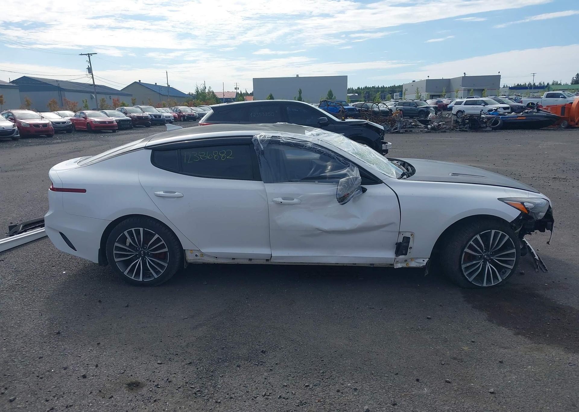 2019 KIA STINGER PREMIUM