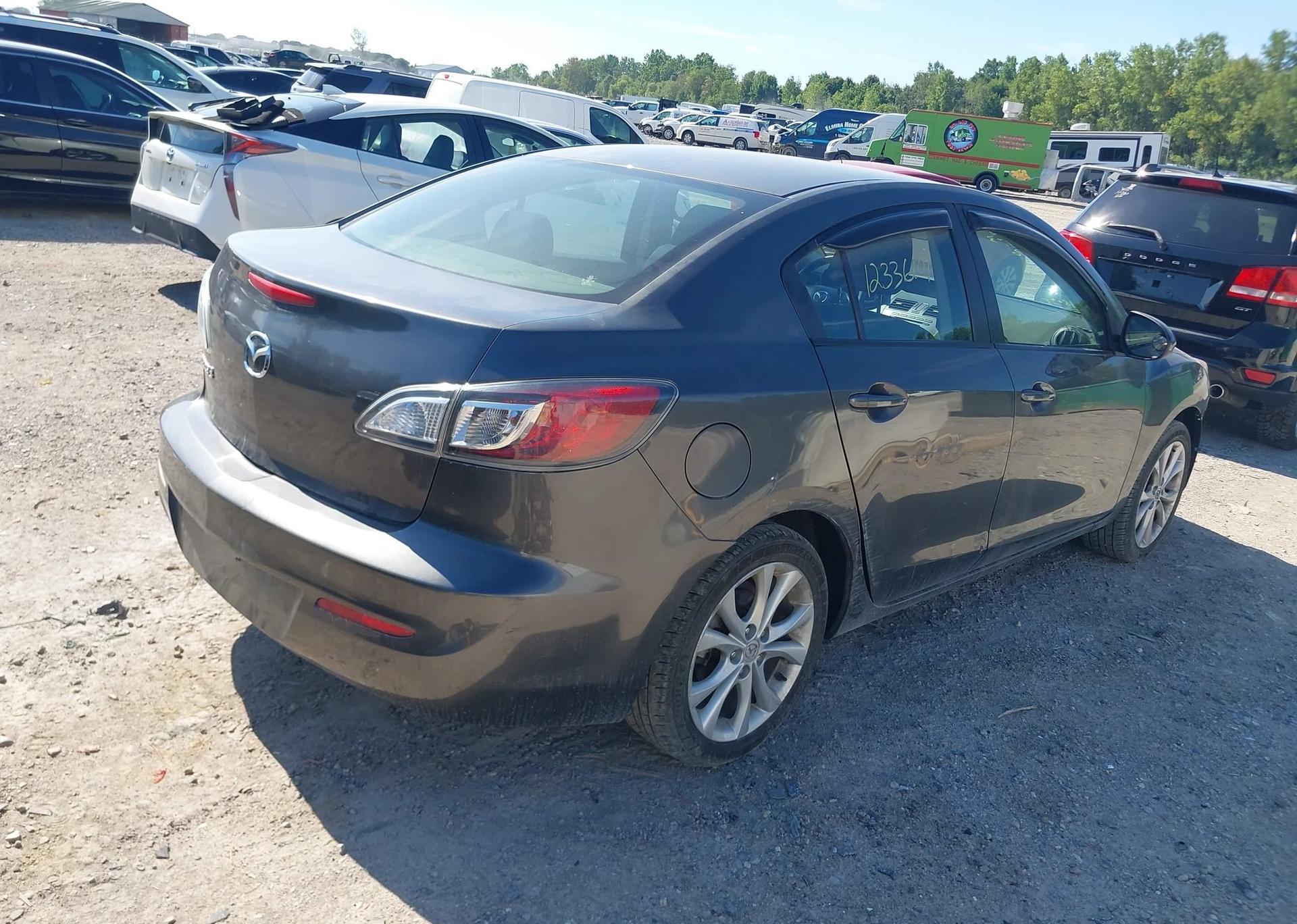 2013 MAZDA MAZDA3 GX