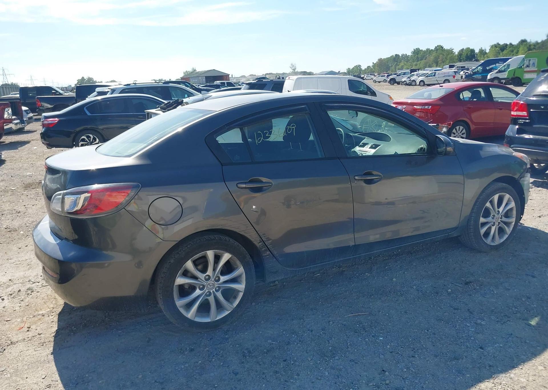2013 MAZDA MAZDA3 GX