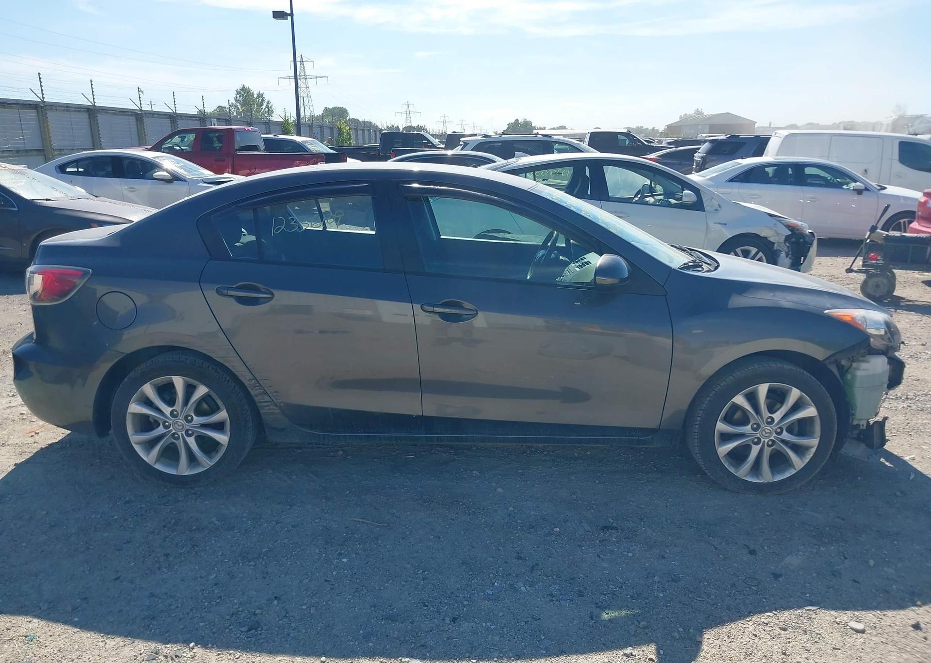 2013 MAZDA MAZDA3 GX