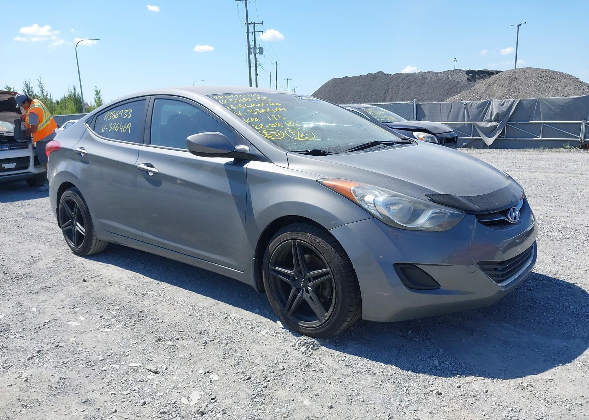 2013 HYUNDAI ELANTRA GL