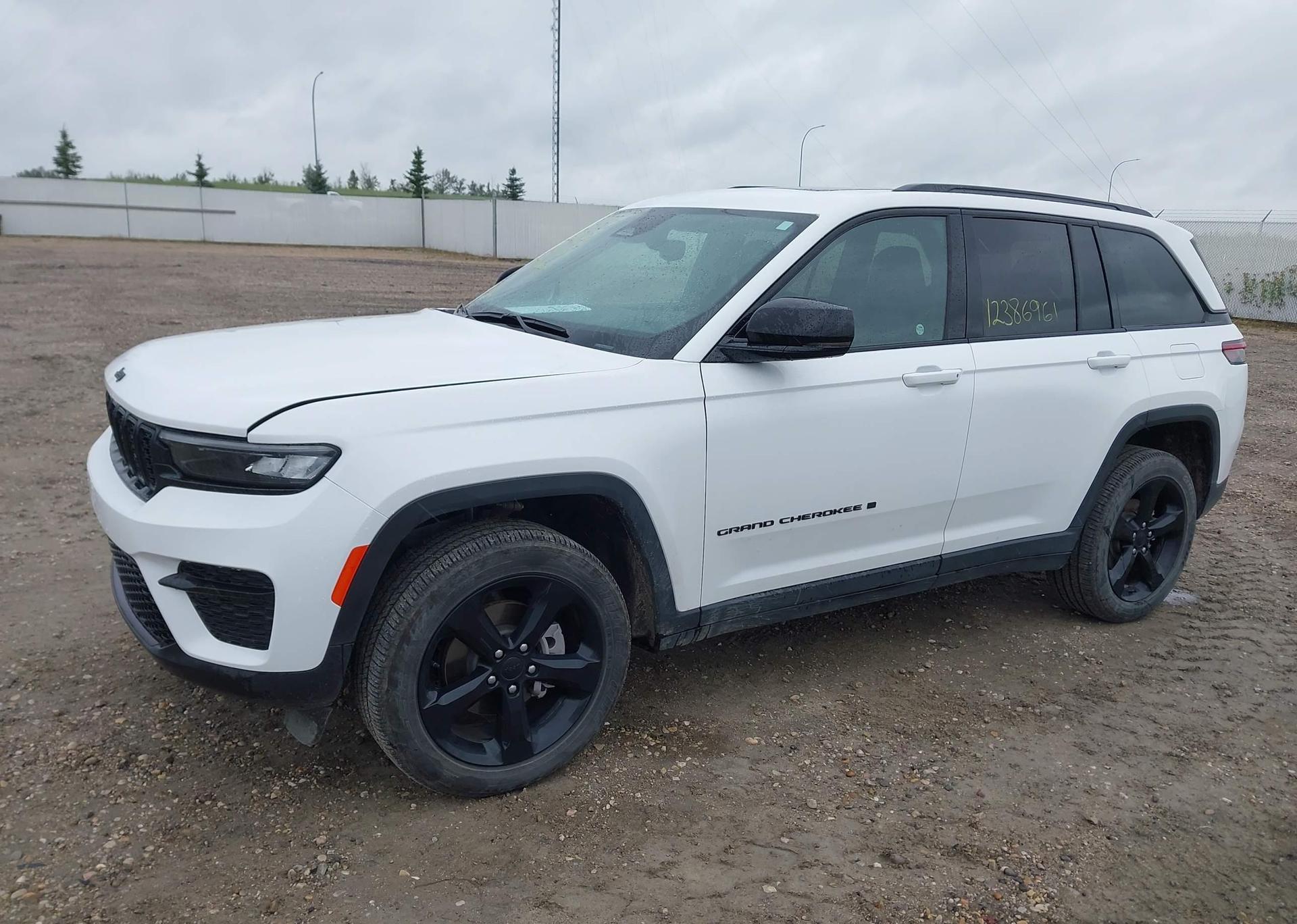 2024 JEEP GRAND CHEROKEE LAREDO