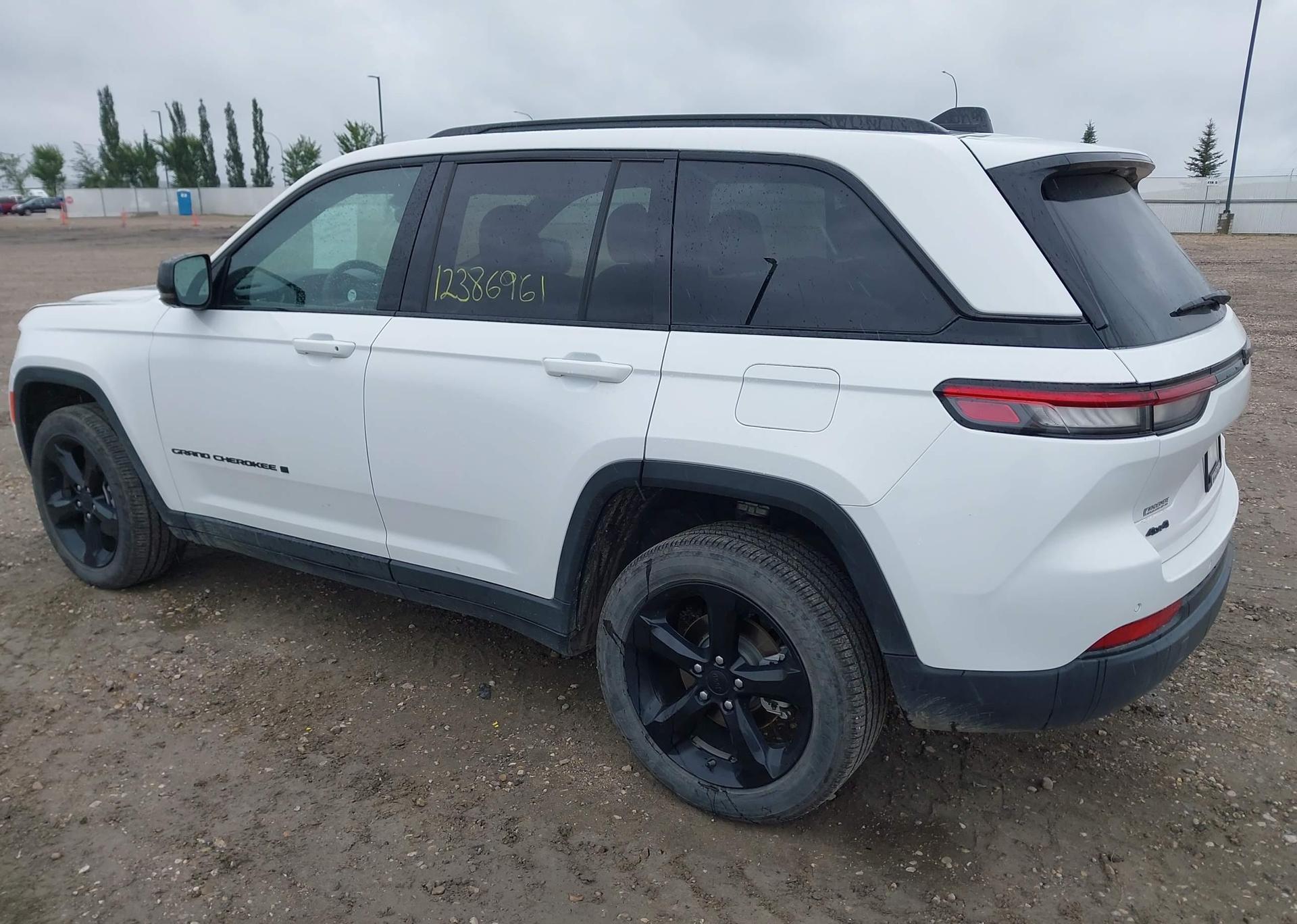 2024 JEEP GRAND CHEROKEE LAREDO