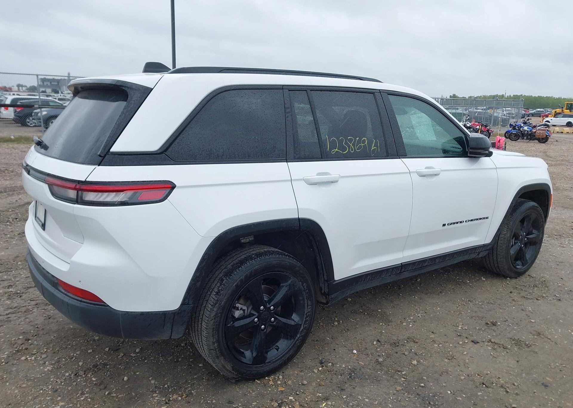 2024 JEEP GRAND CHEROKEE LAREDO
