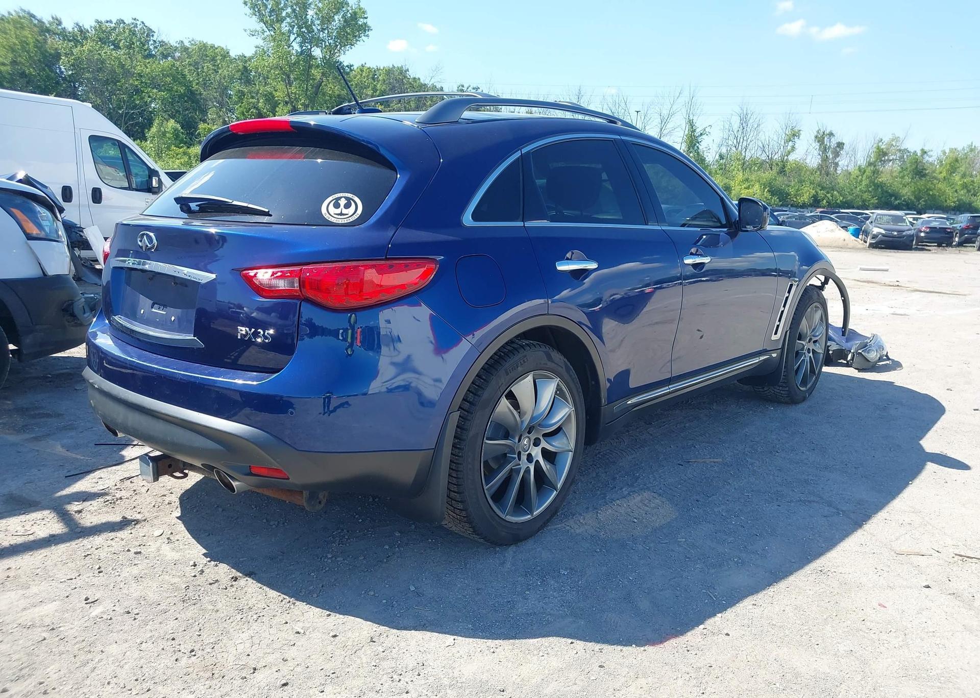 2012 INFINITI FX35
