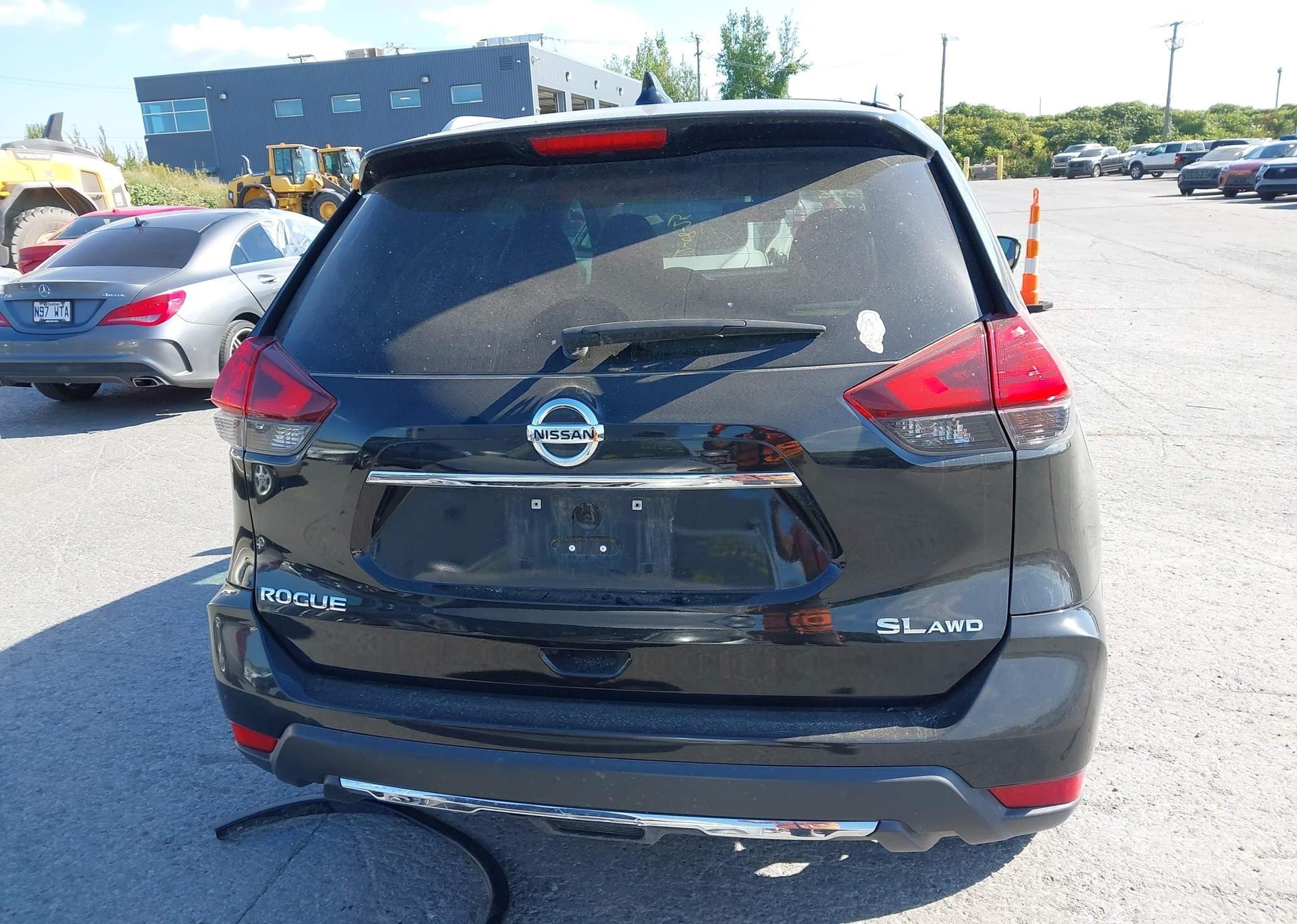 2017 NISSAN ROGUE SV