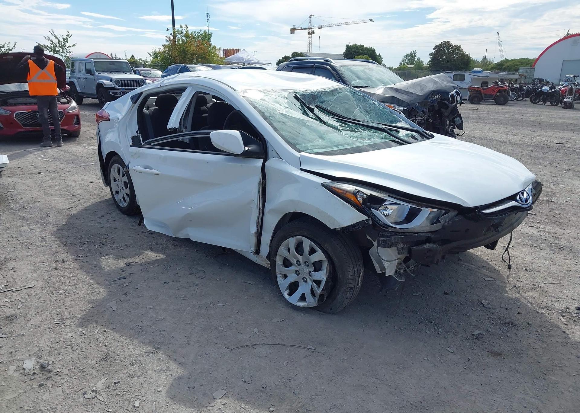 2016 HYUNDAI ELANTRA SE