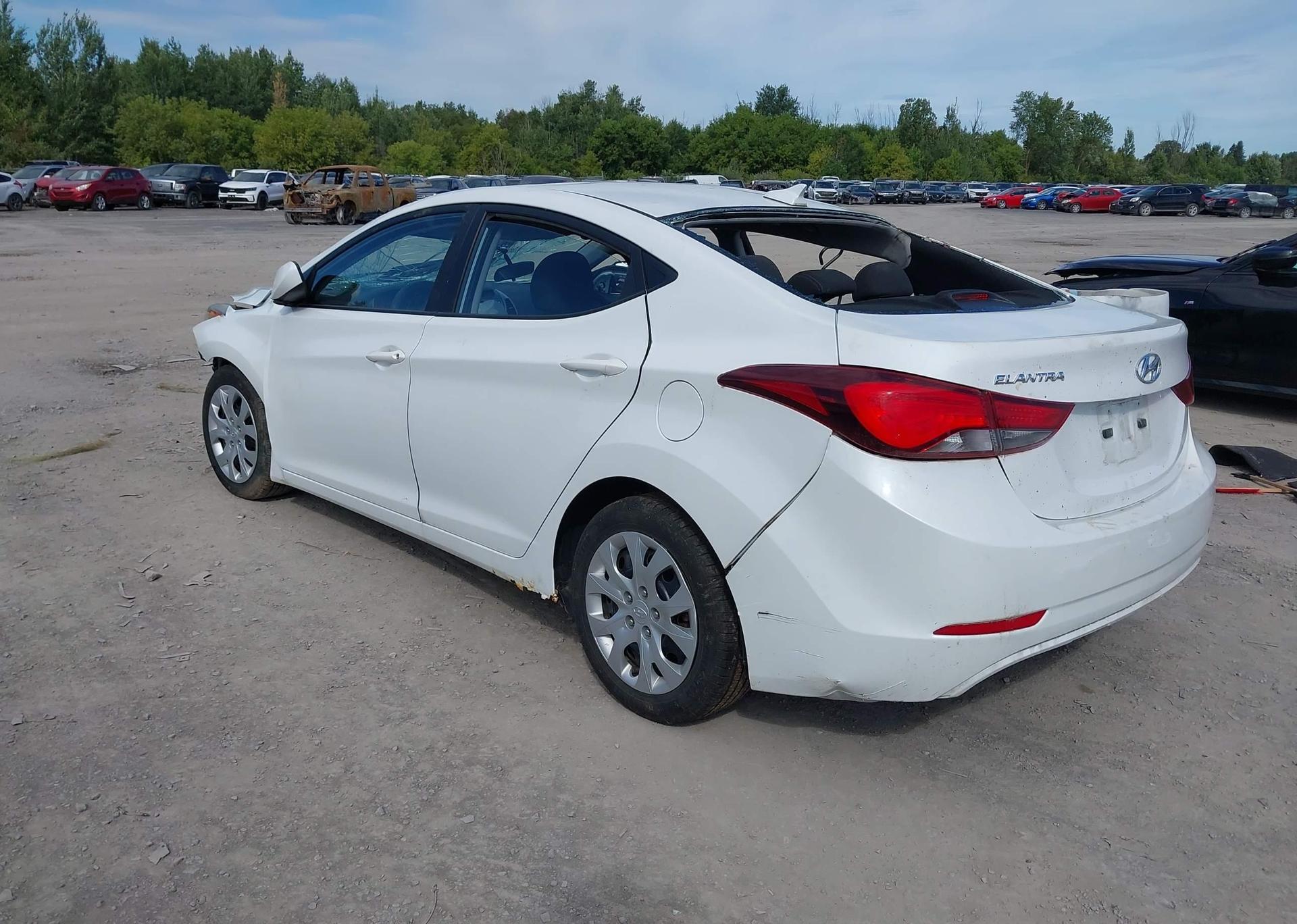 2016 HYUNDAI ELANTRA SE