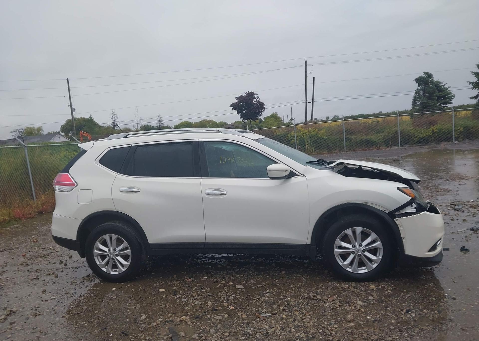 2014 NISSAN ROGUE S