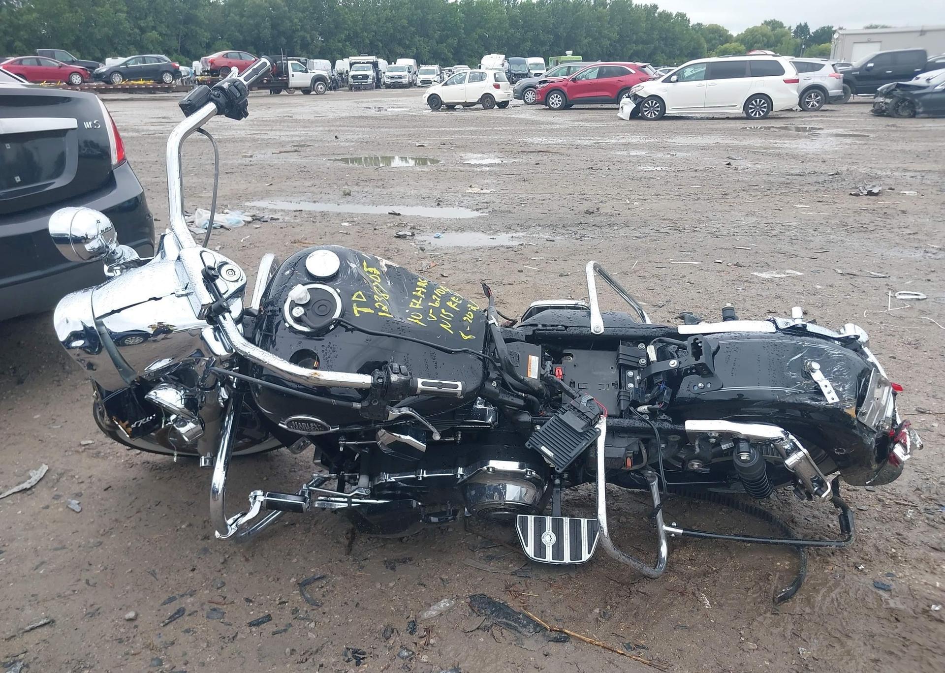 2010 HARLEY-DAVIDSON FLHRC