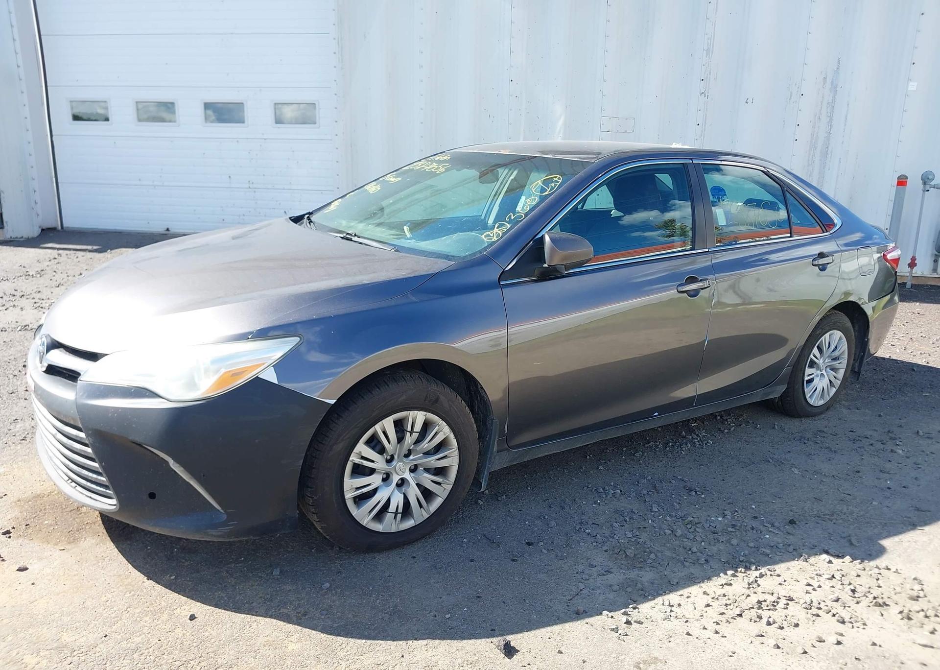 2015 TOYOTA CAMRY HYBRID LE