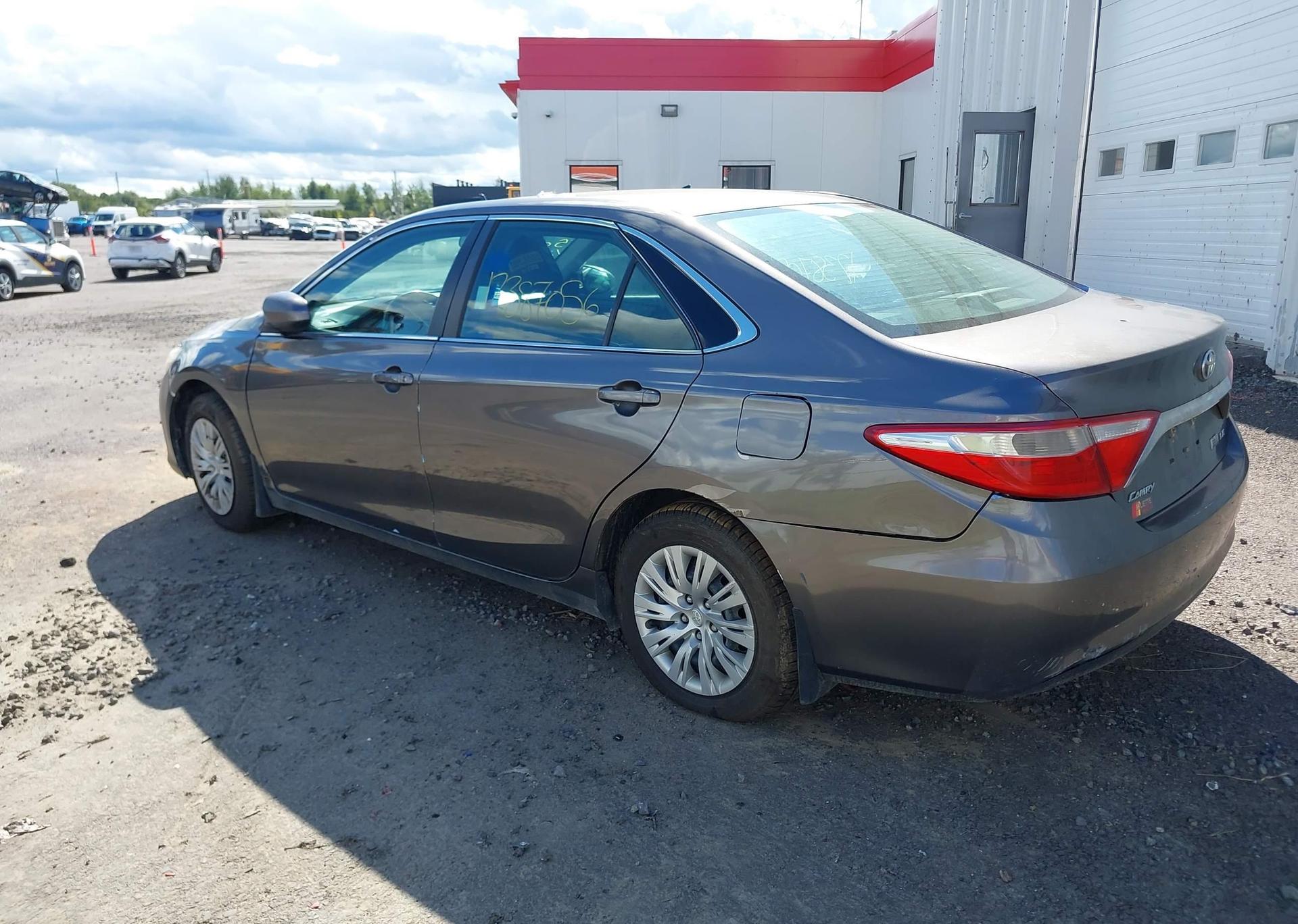 2015 TOYOTA CAMRY HYBRID LE
