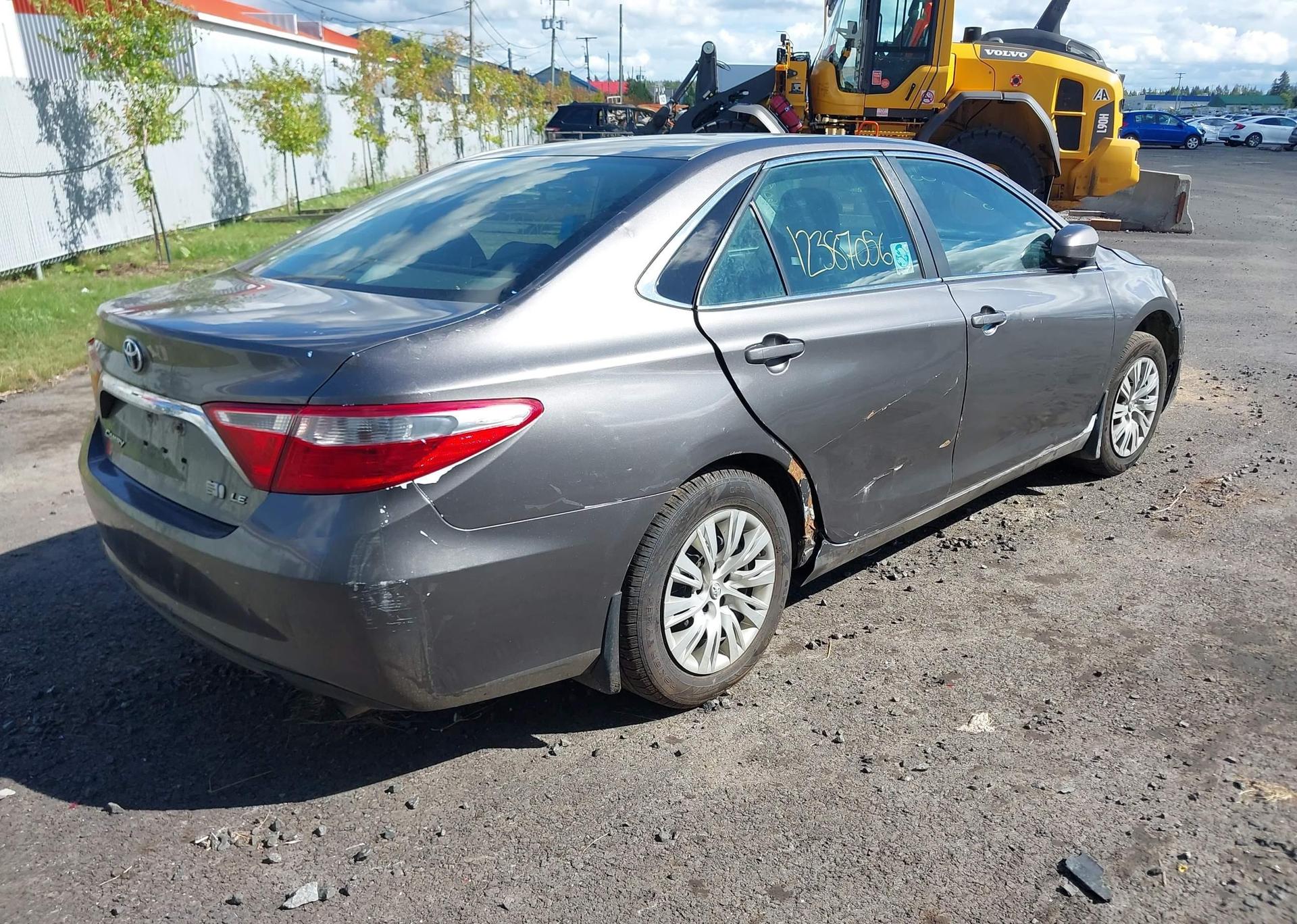 2015 TOYOTA CAMRY HYBRID LE