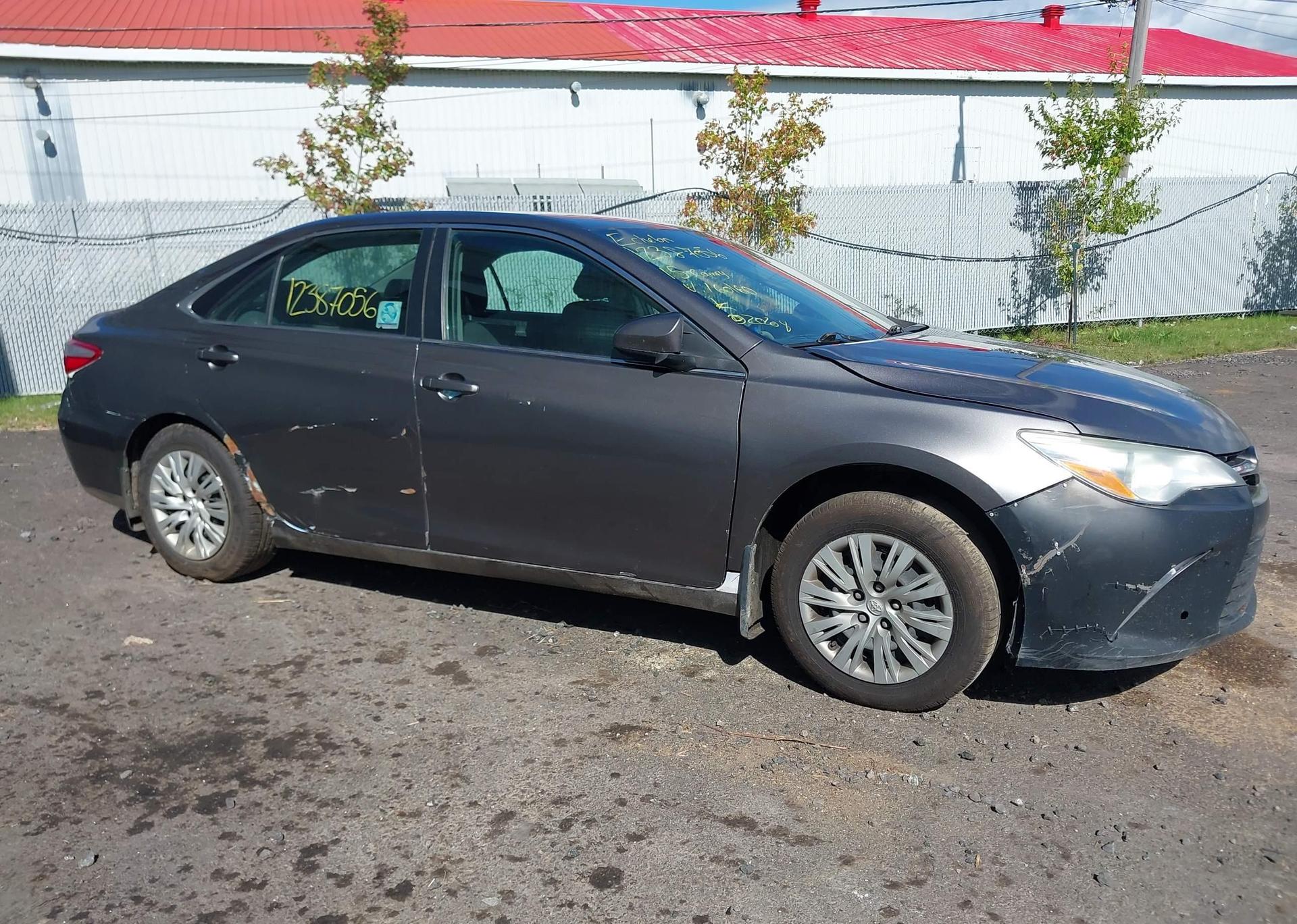 2015 TOYOTA CAMRY HYBRID LE