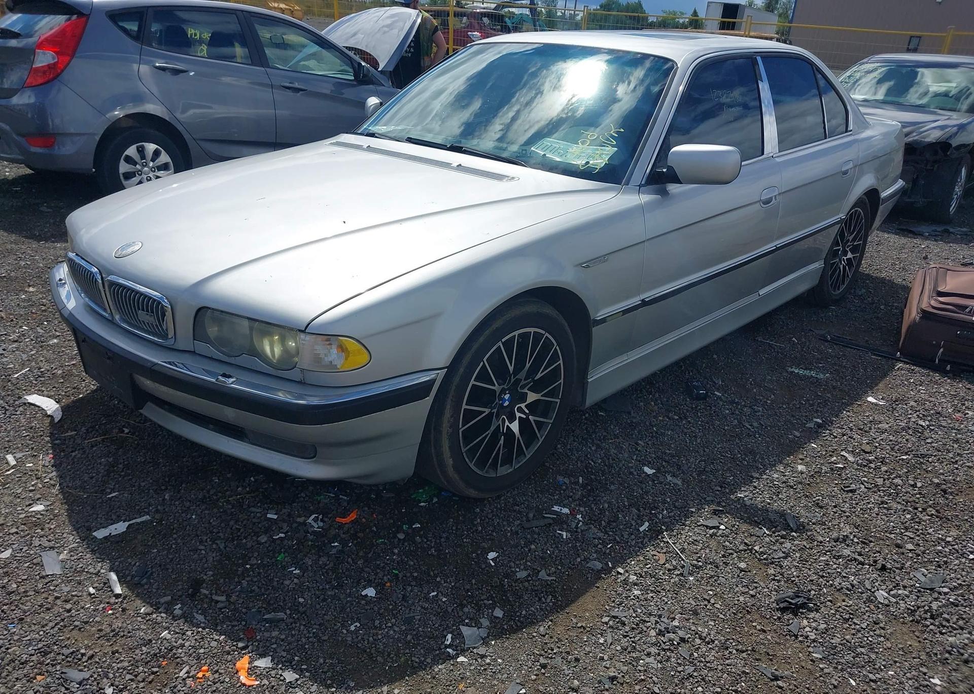 2001 BMW 740I