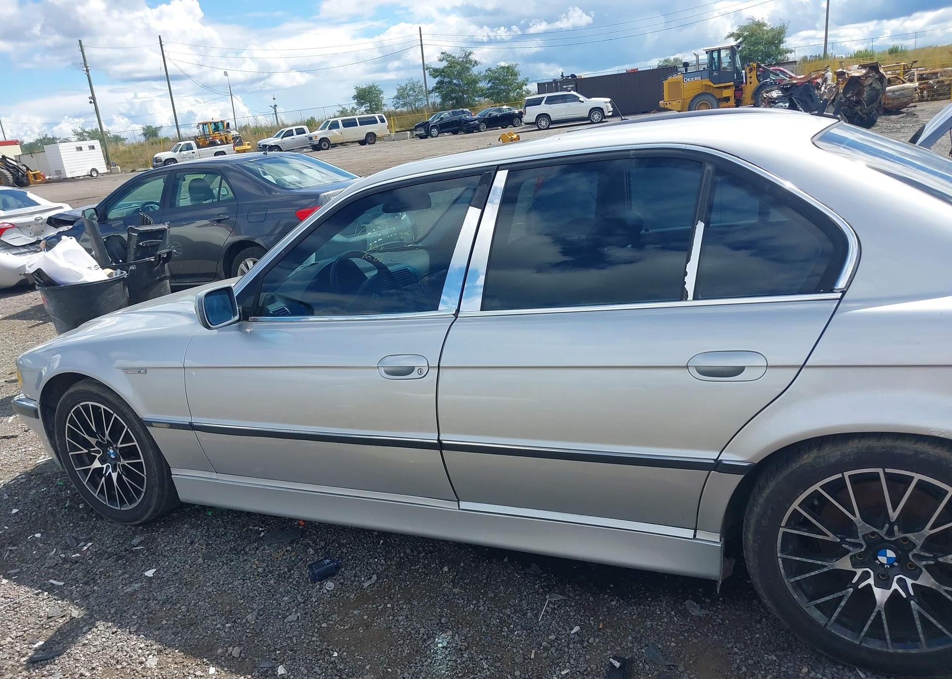 2001 BMW 740I