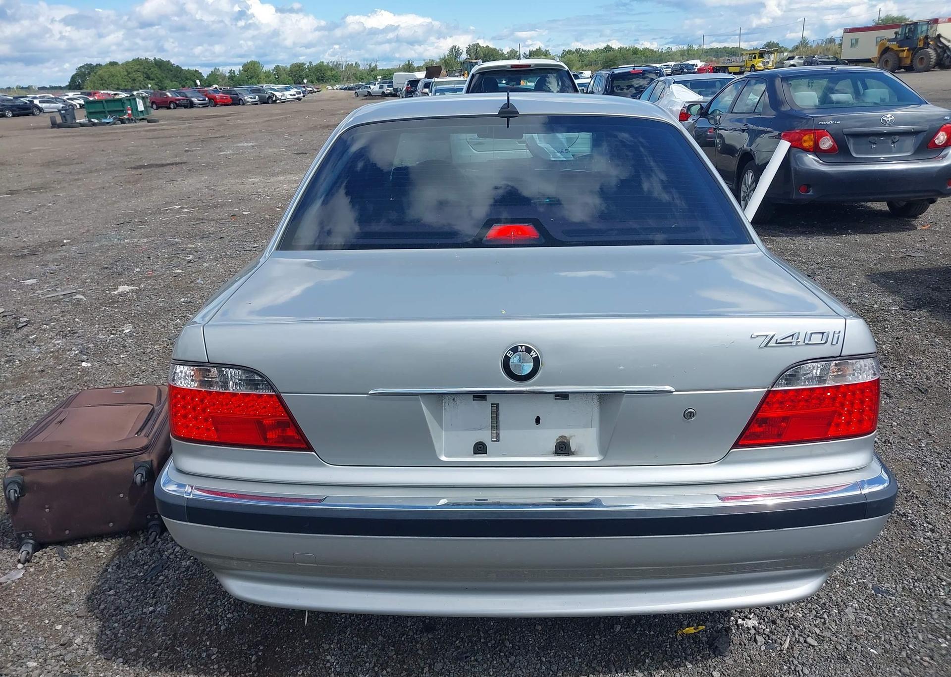 2001 BMW 740I