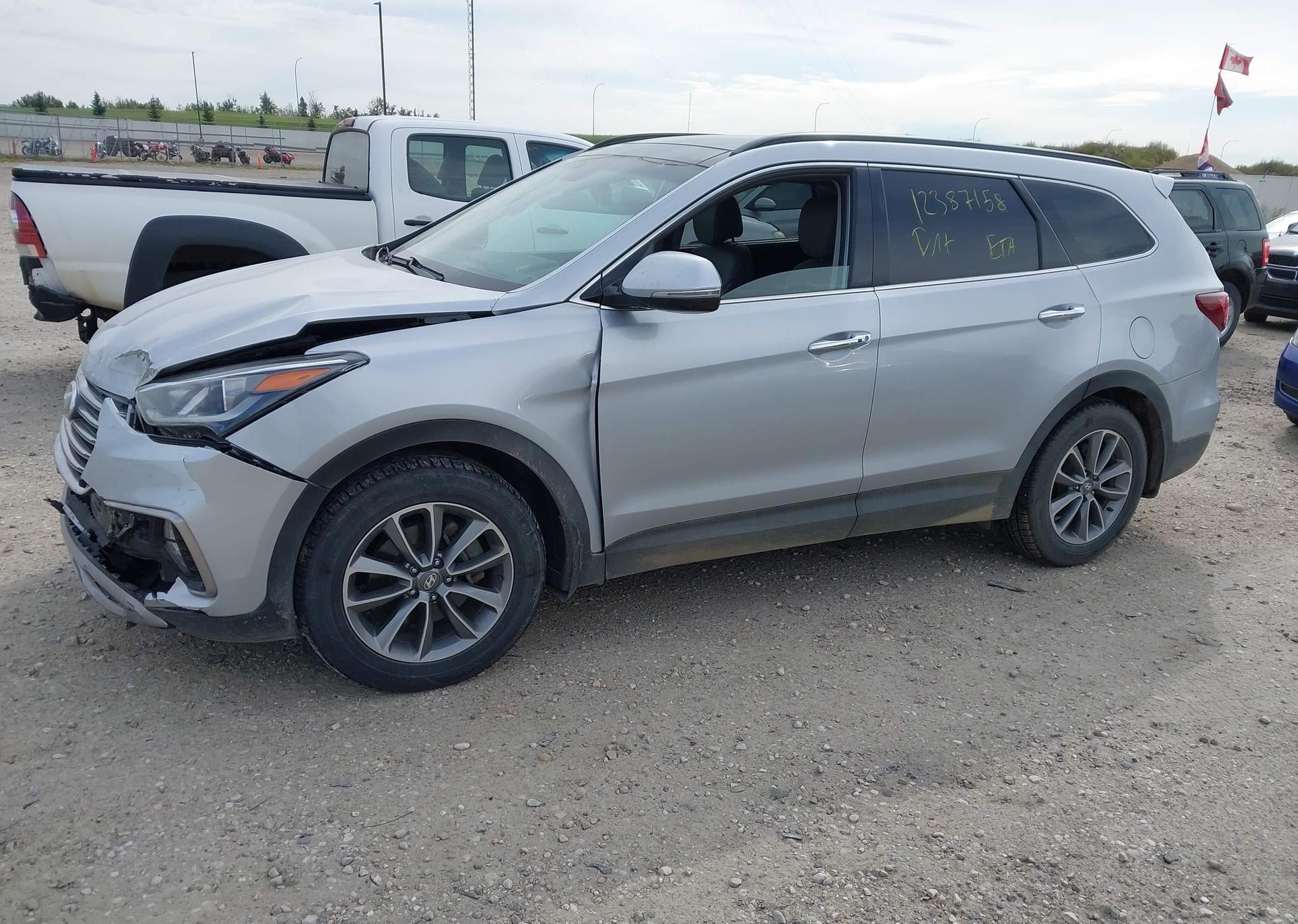2018 HYUNDAI SANTA FE SE
