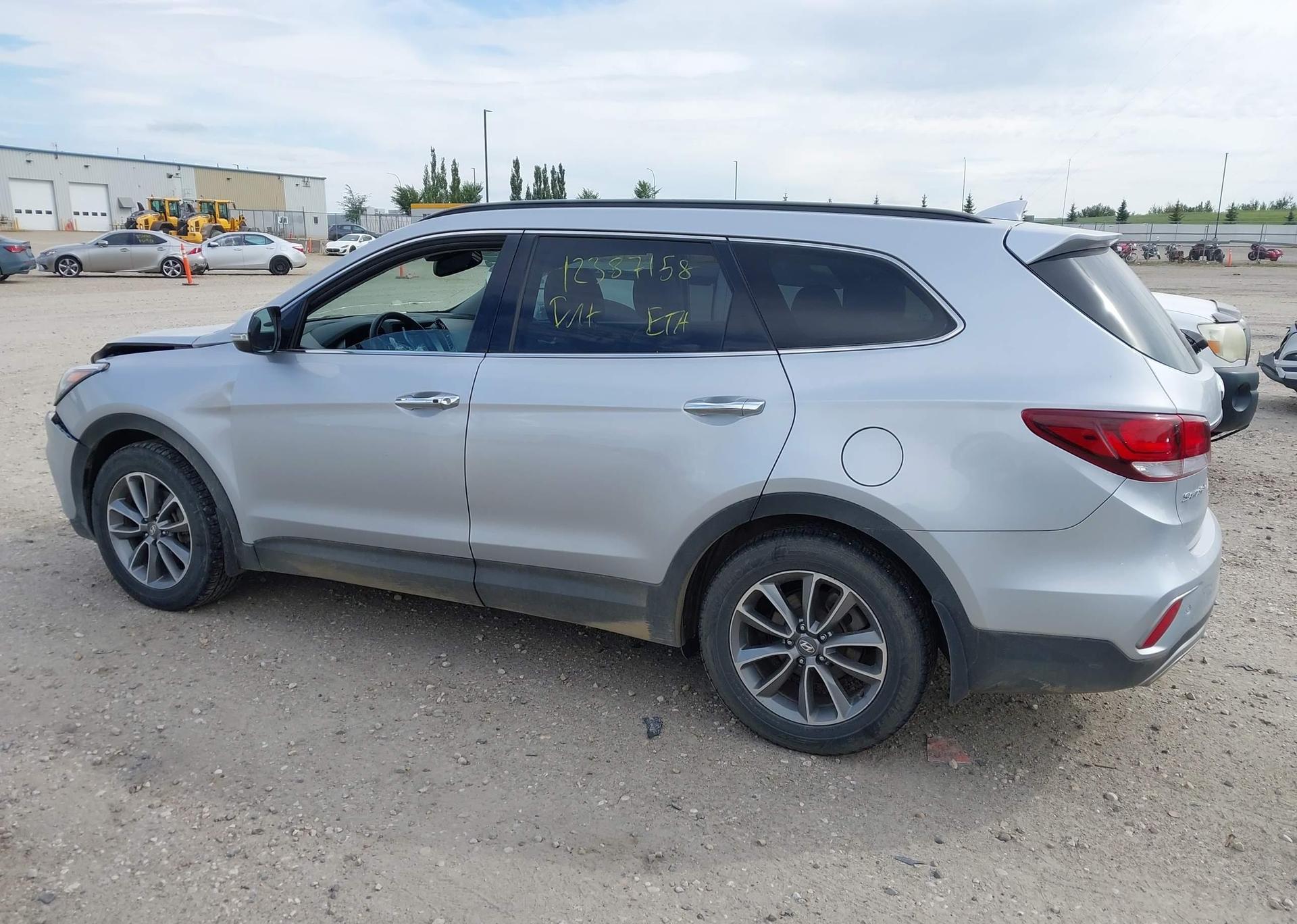 2018 HYUNDAI SANTA FE SE