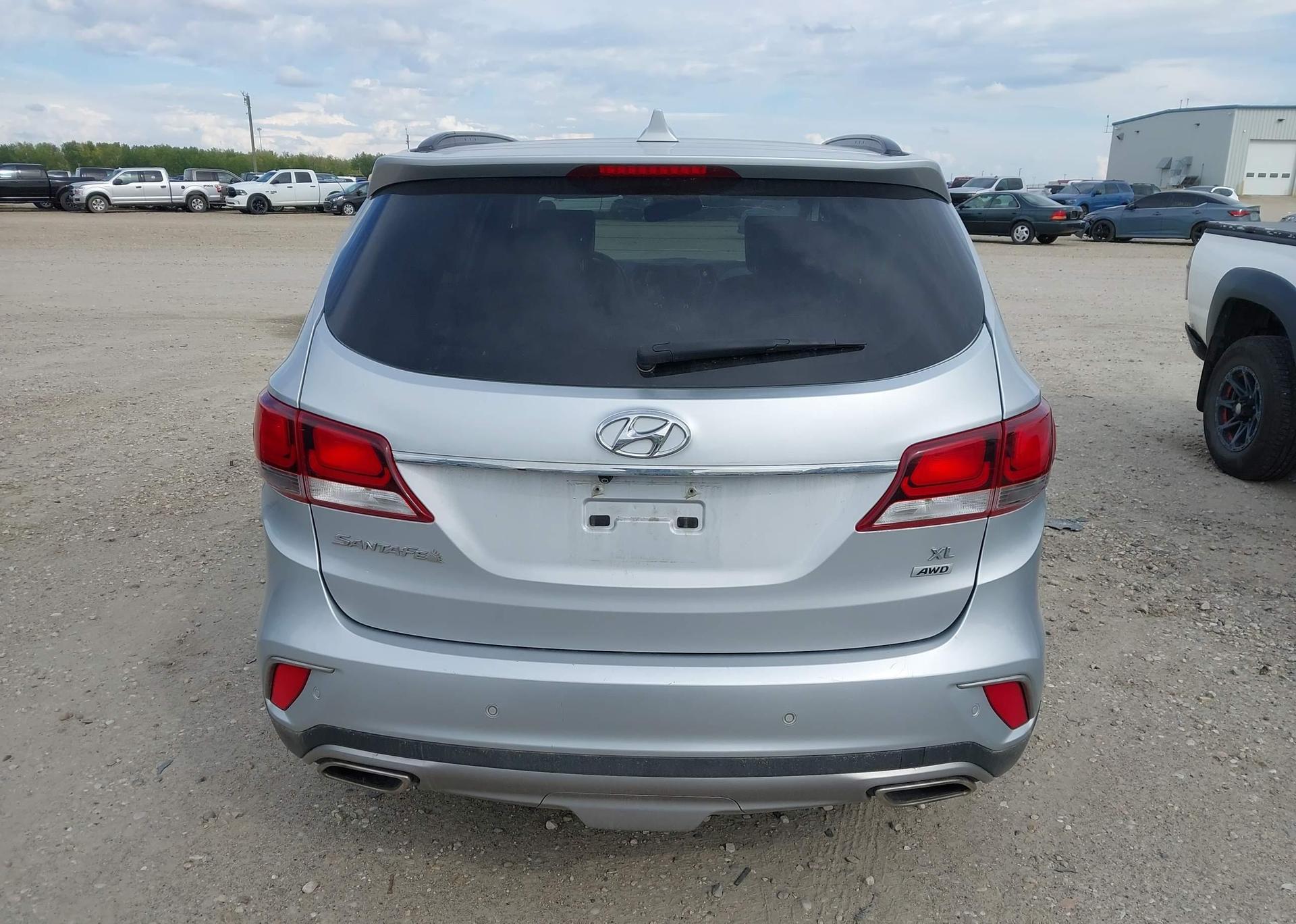 2018 HYUNDAI SANTA FE SE