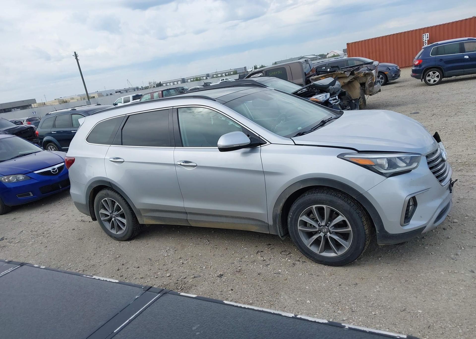 2018 HYUNDAI SANTA FE SE