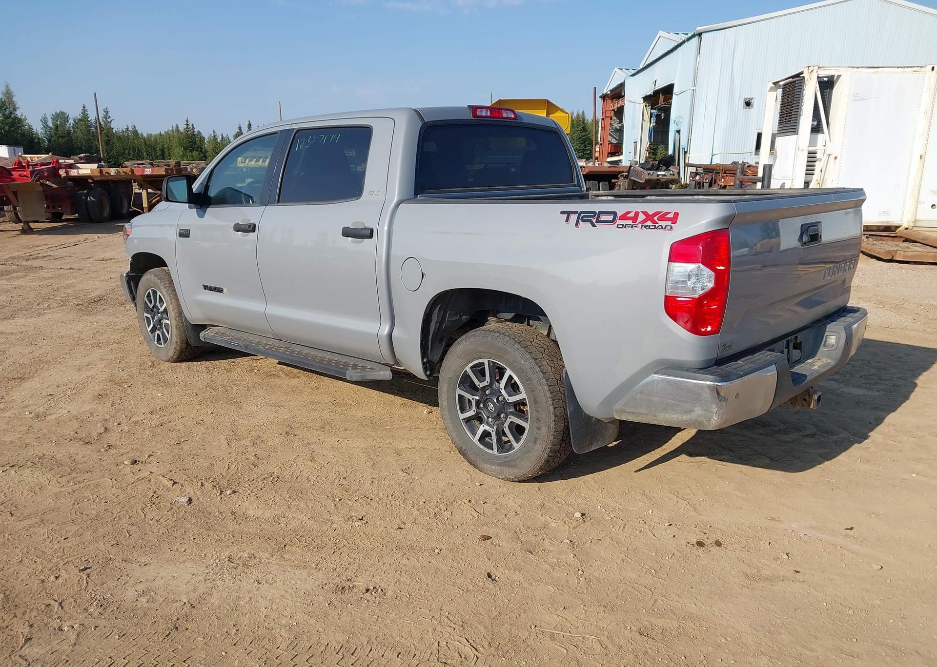 2018 TOYOTA TUNDRA CREWMAX SR5