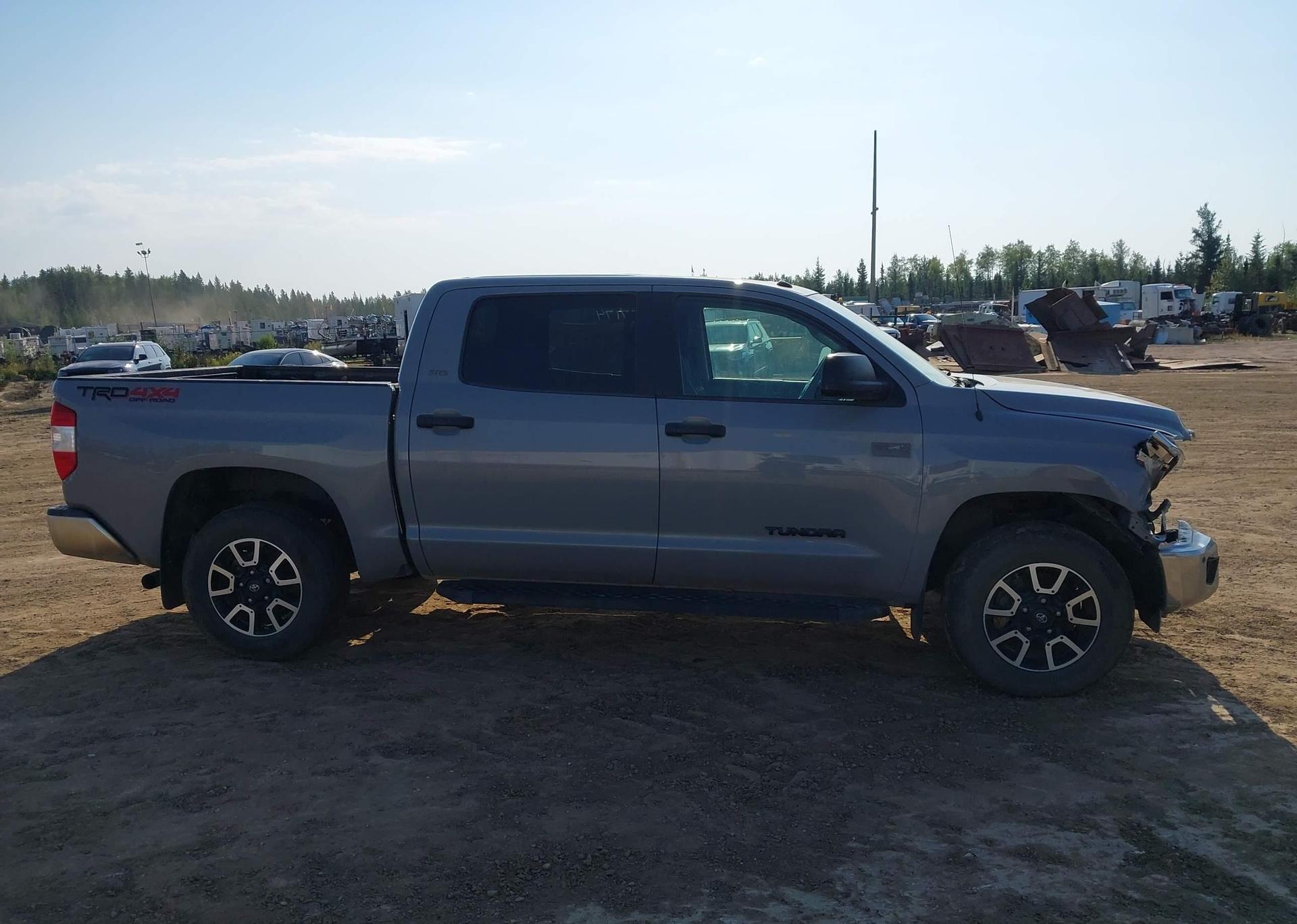 2018 TOYOTA TUNDRA CREWMAX SR5