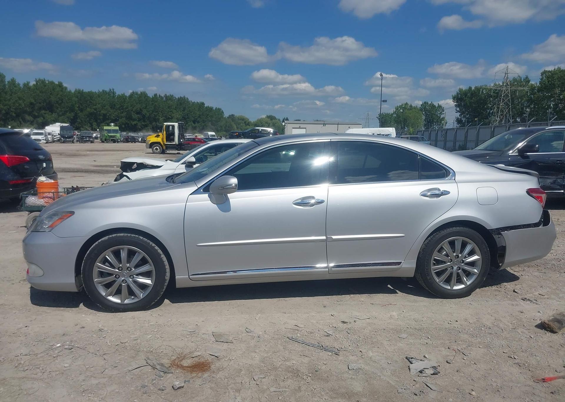 2011 LEXUS ES 350