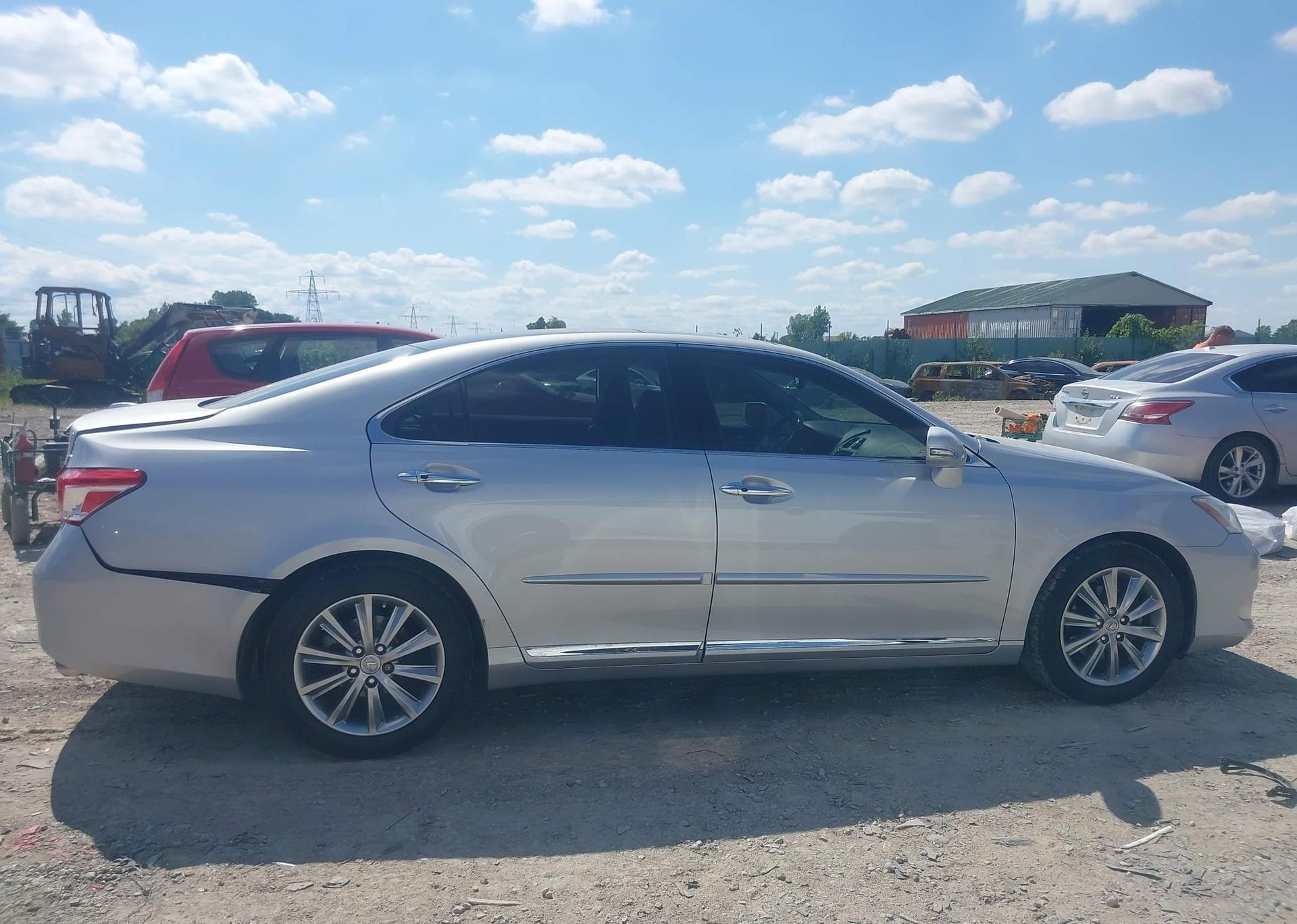 2011 LEXUS ES 350