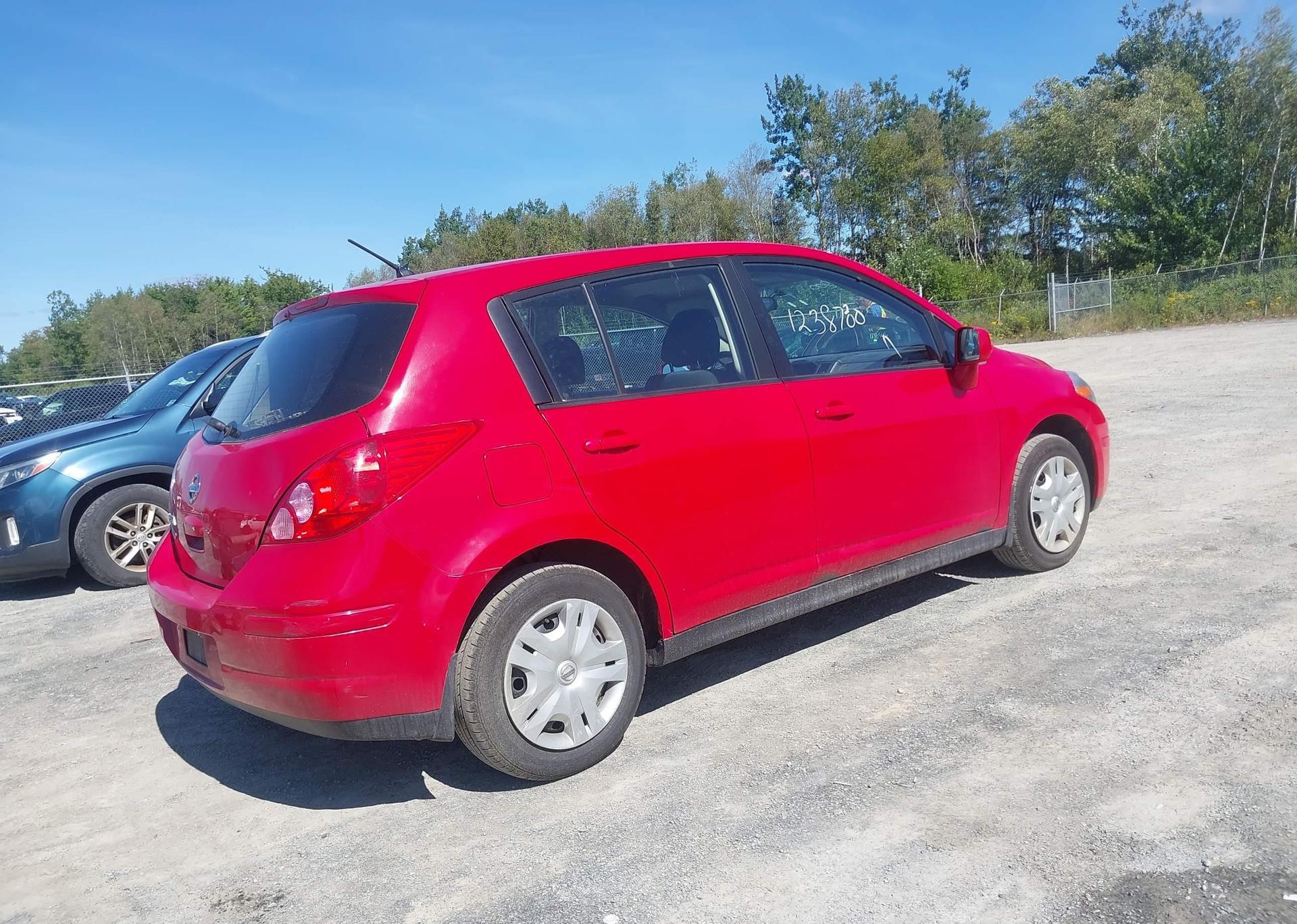2011 NISSAN VERSA 1.8S