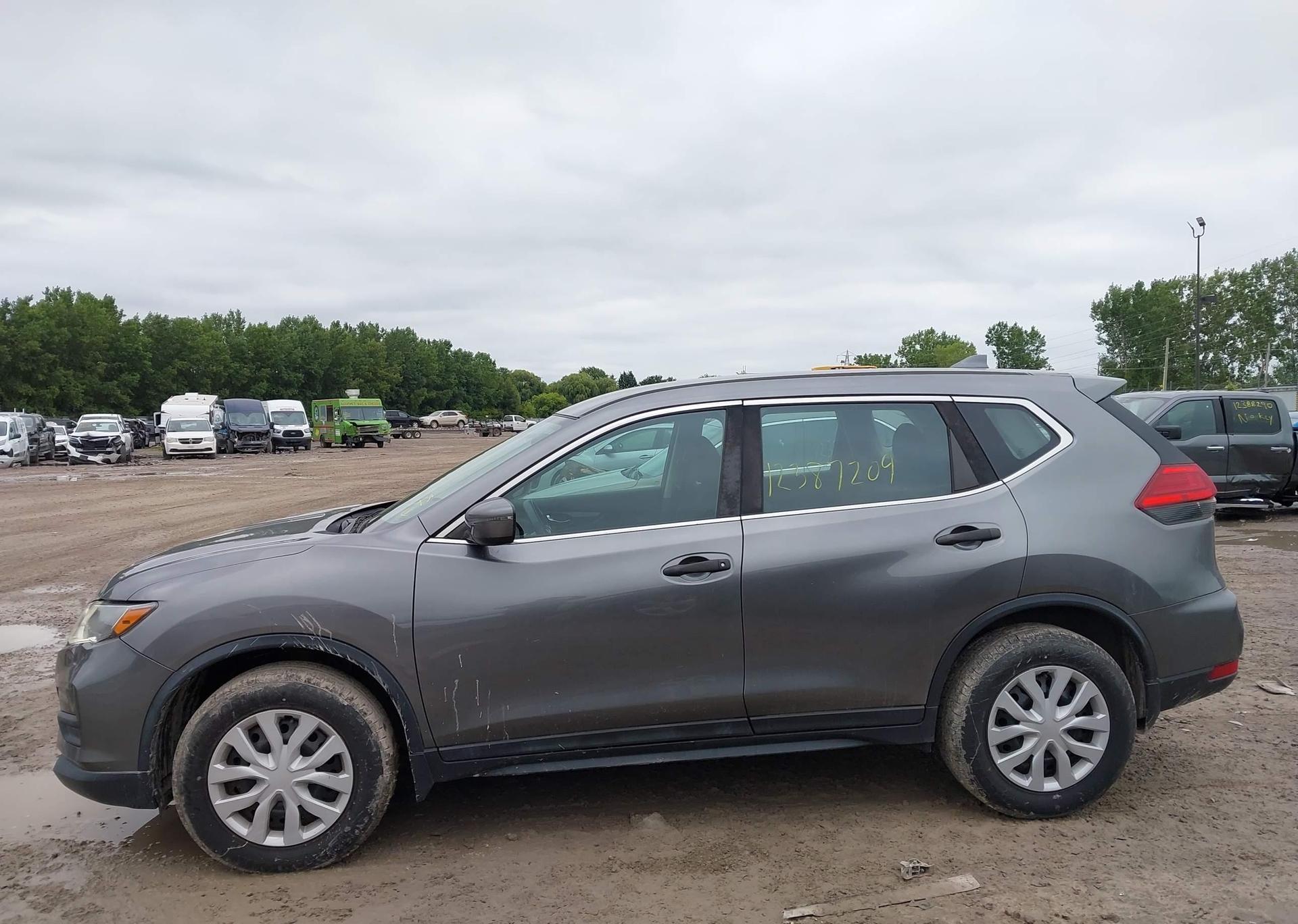 2017 NISSAN ROGUE S