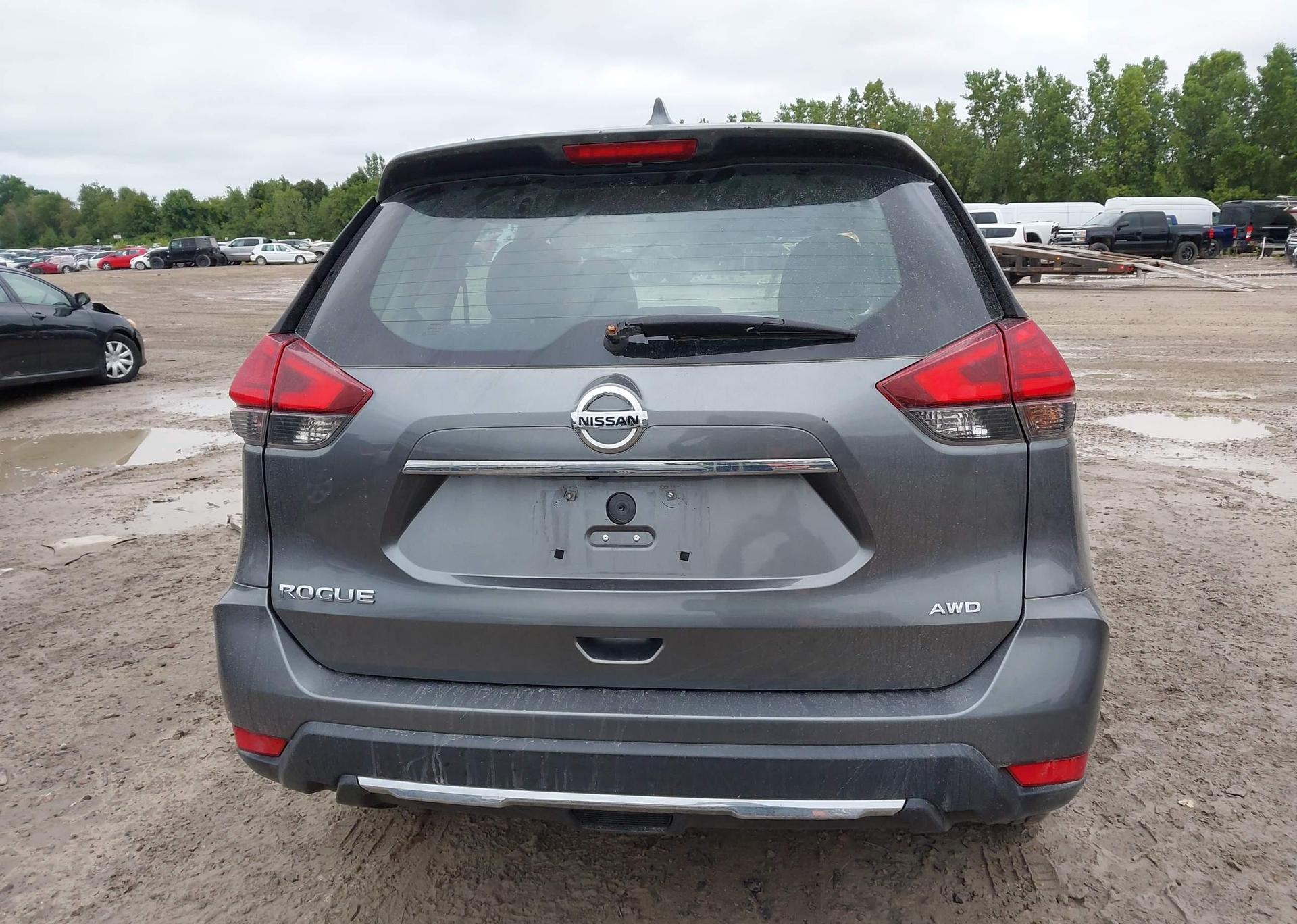 2017 NISSAN ROGUE S
