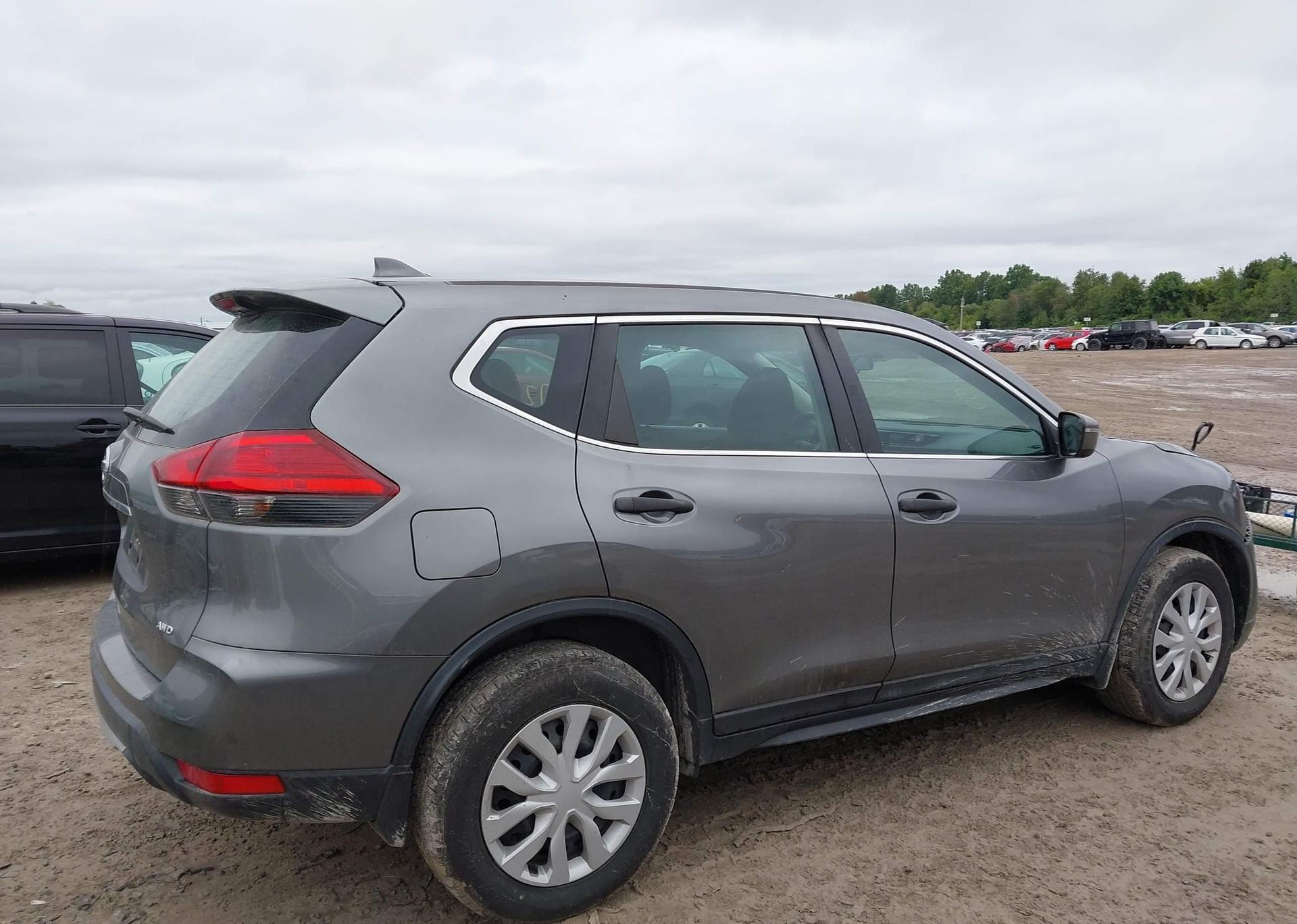 2017 NISSAN ROGUE S