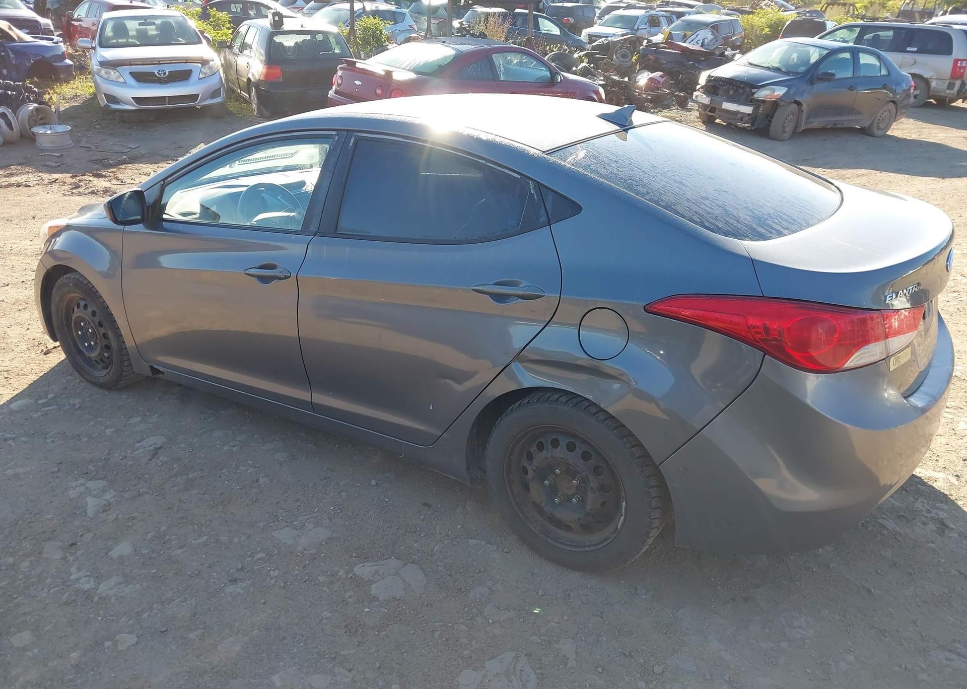 2012 HYUNDAI ELANTRA GL