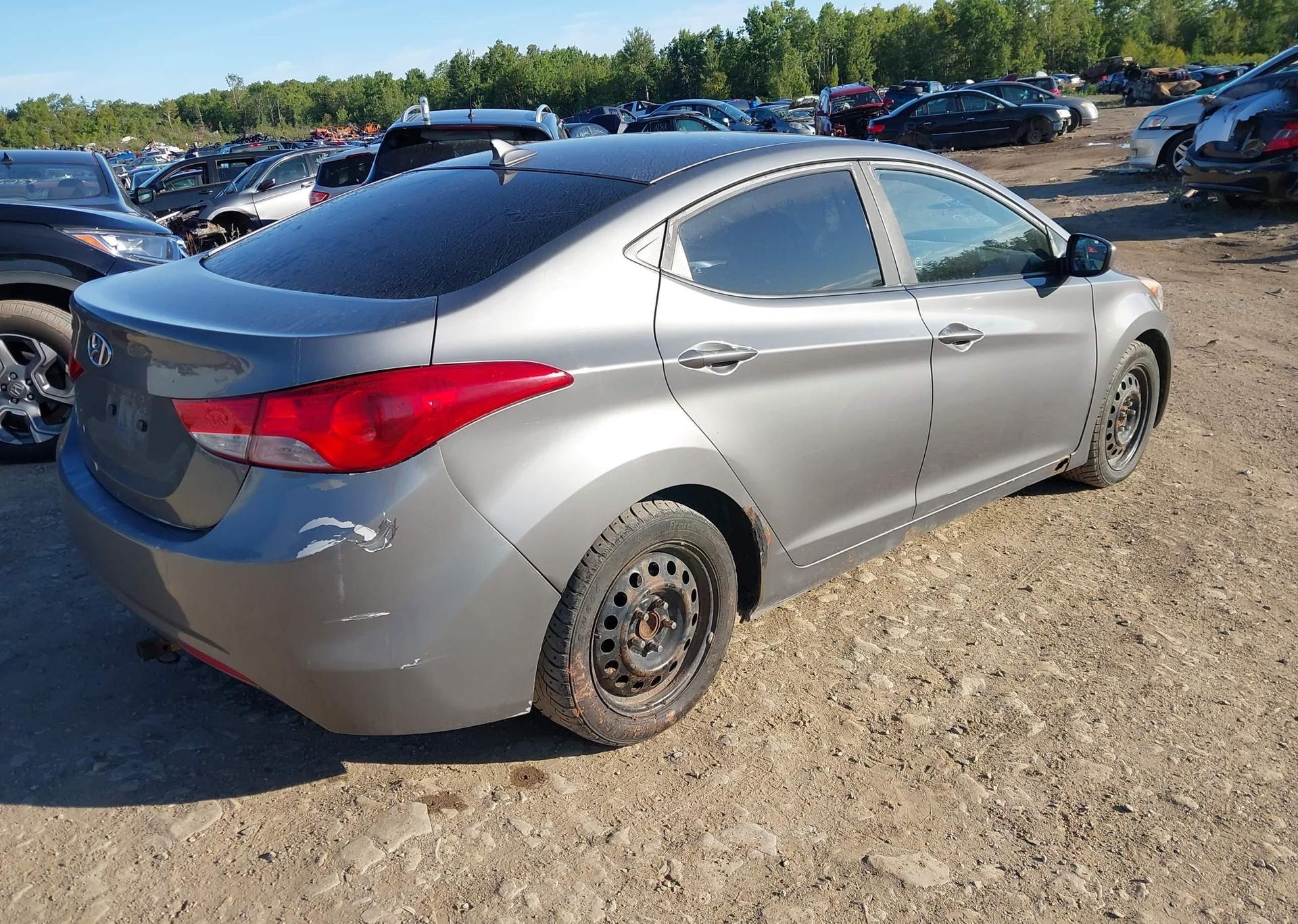 2012 HYUNDAI ELANTRA GL