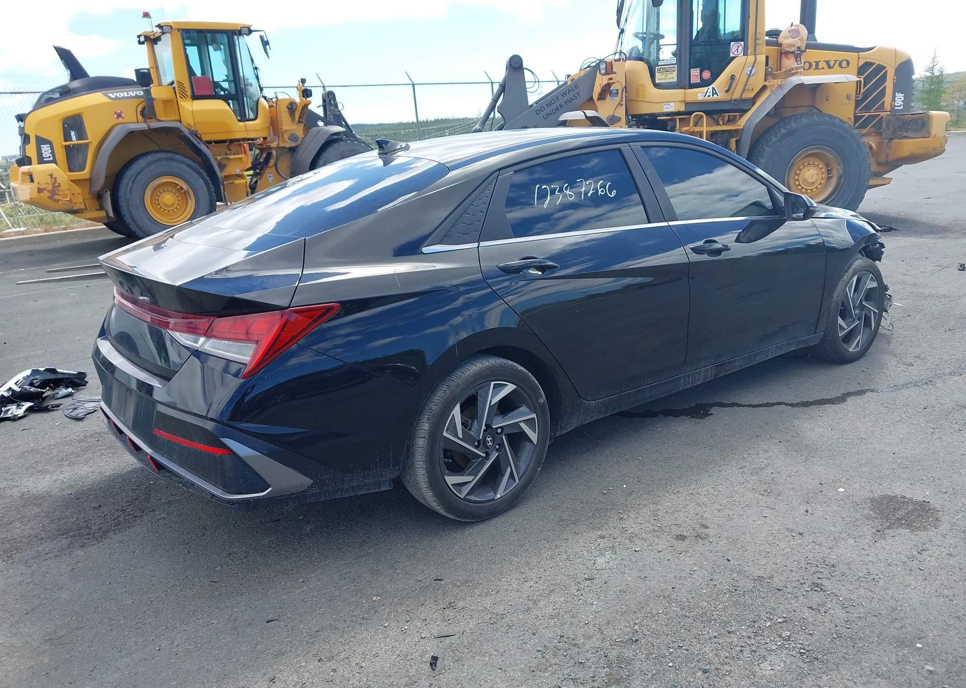 2024 HYUNDAI ELANTRA LUXURY