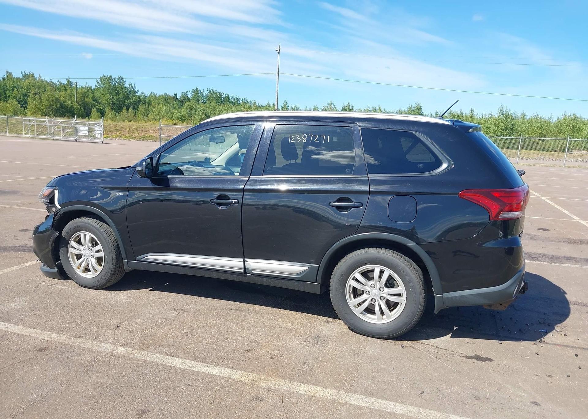 2016 MITSUBISHI OUTLANDER SE