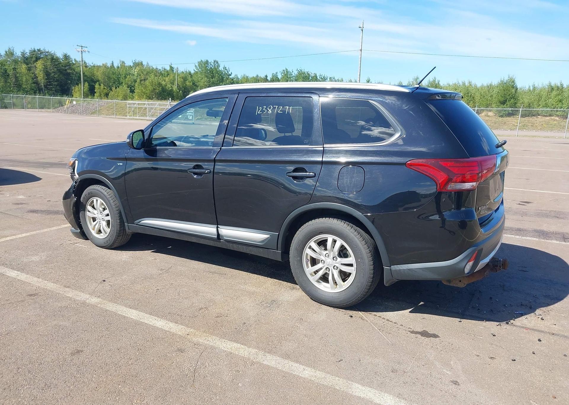 2016 MITSUBISHI OUTLANDER SE