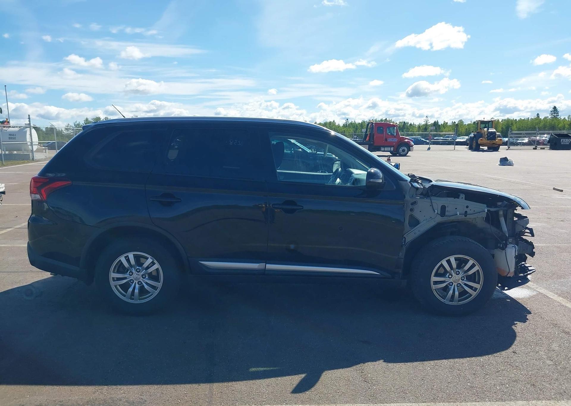 2016 MITSUBISHI OUTLANDER SE