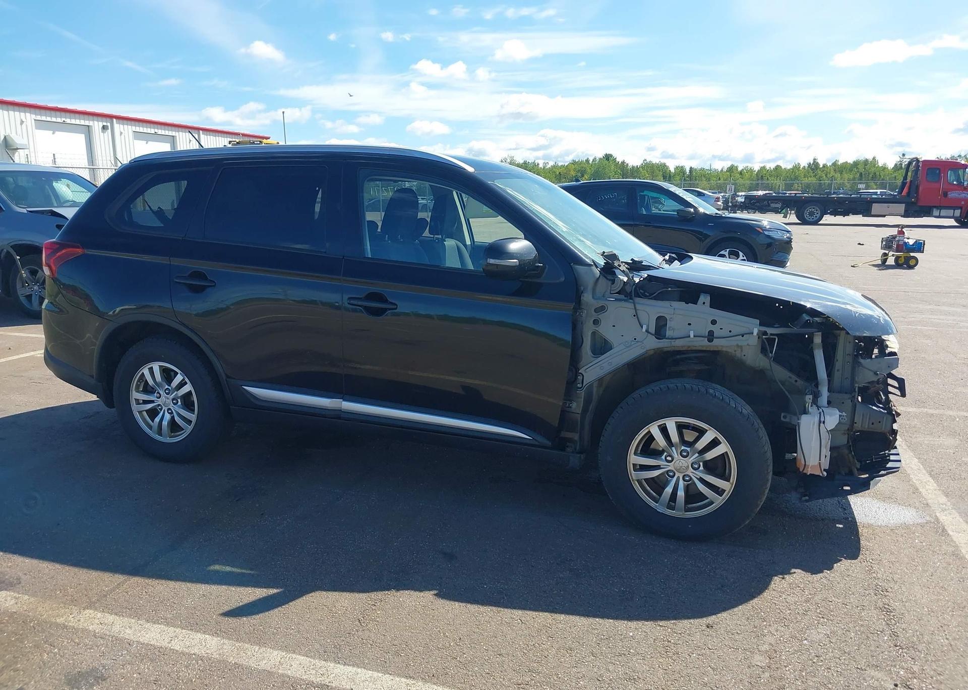 2016 MITSUBISHI OUTLANDER SE
