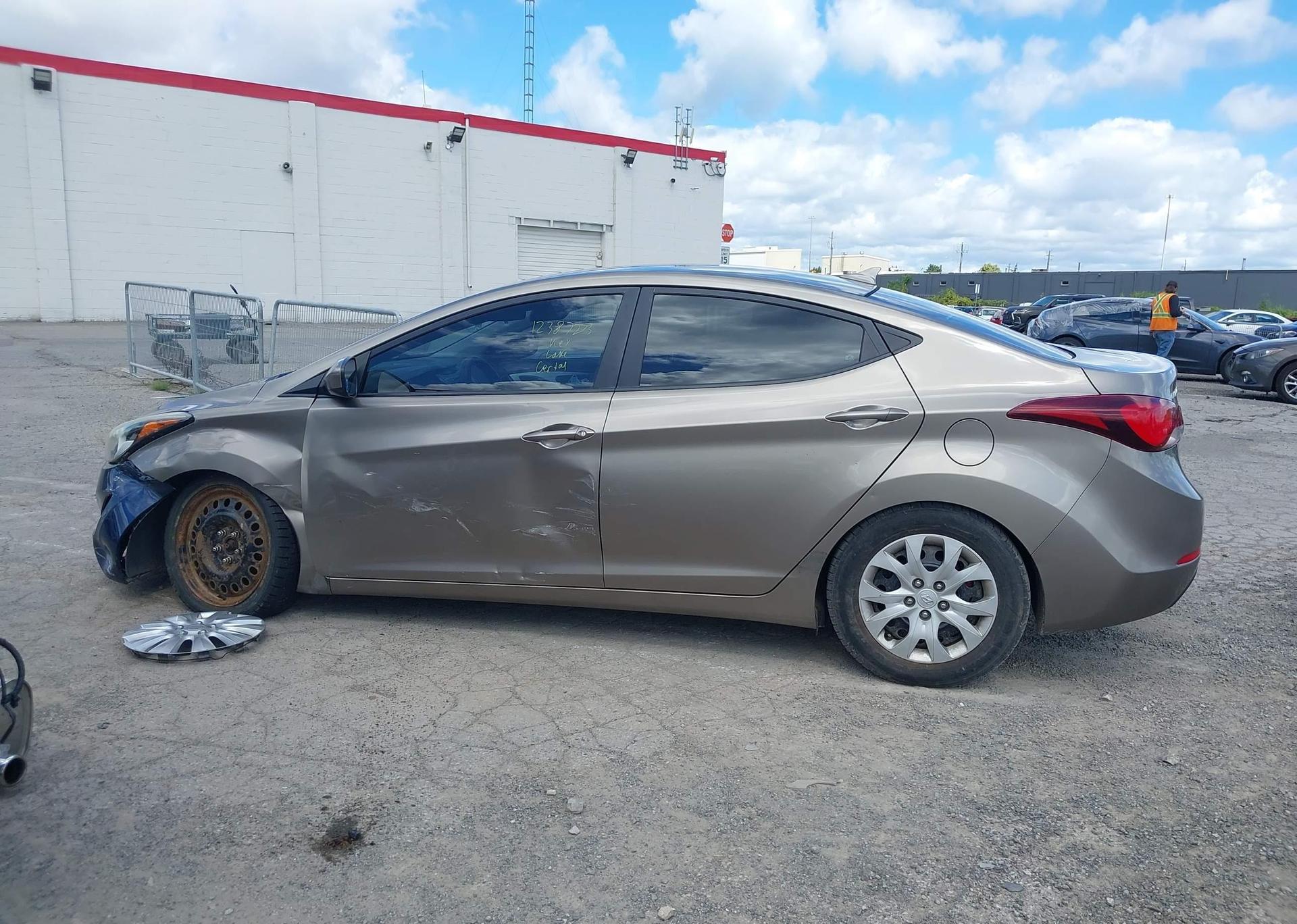 2014 HYUNDAI ELANTRA SE